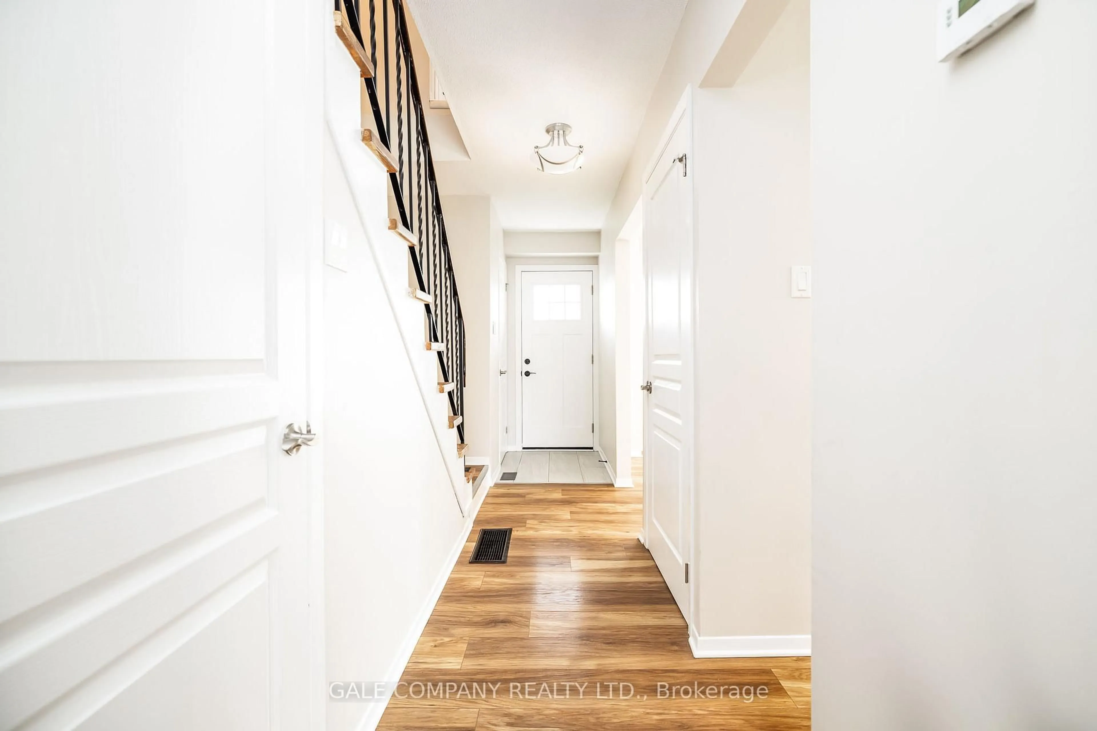 Indoor entryway for 193 Edward St, Arnprior Ontario K7S 2X6