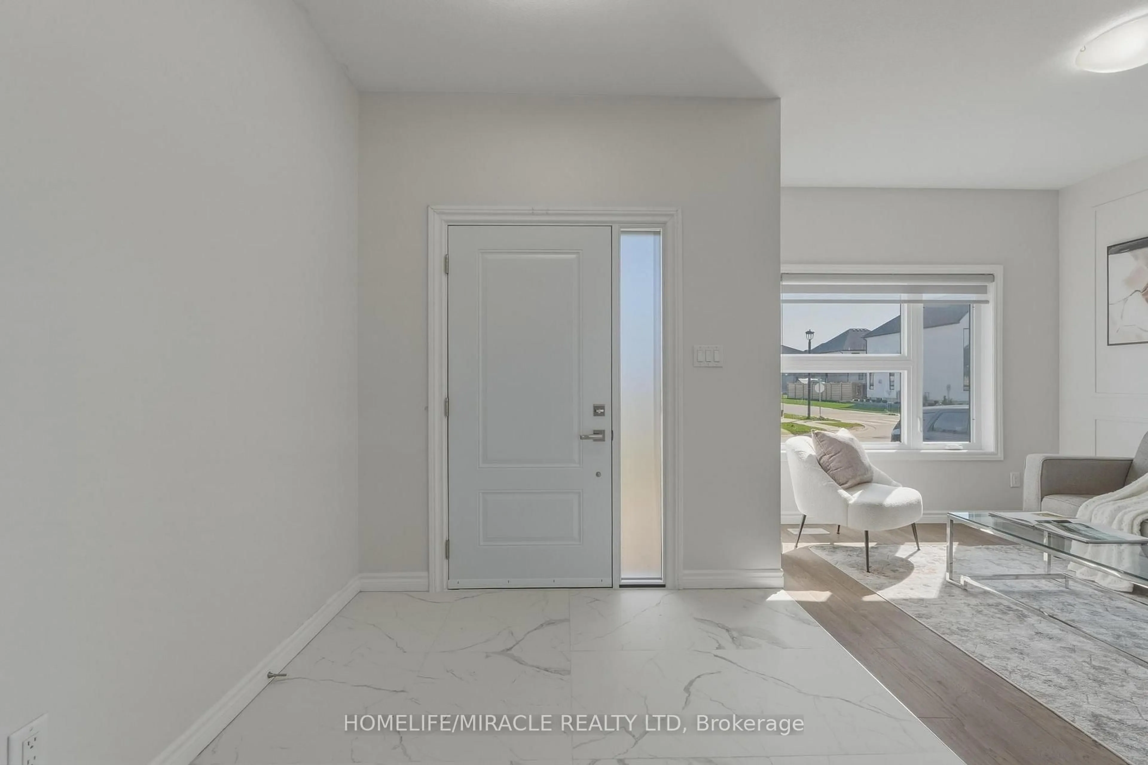 Indoor entryway for 4079 Campbell St, London South Ontario N6P 0H5