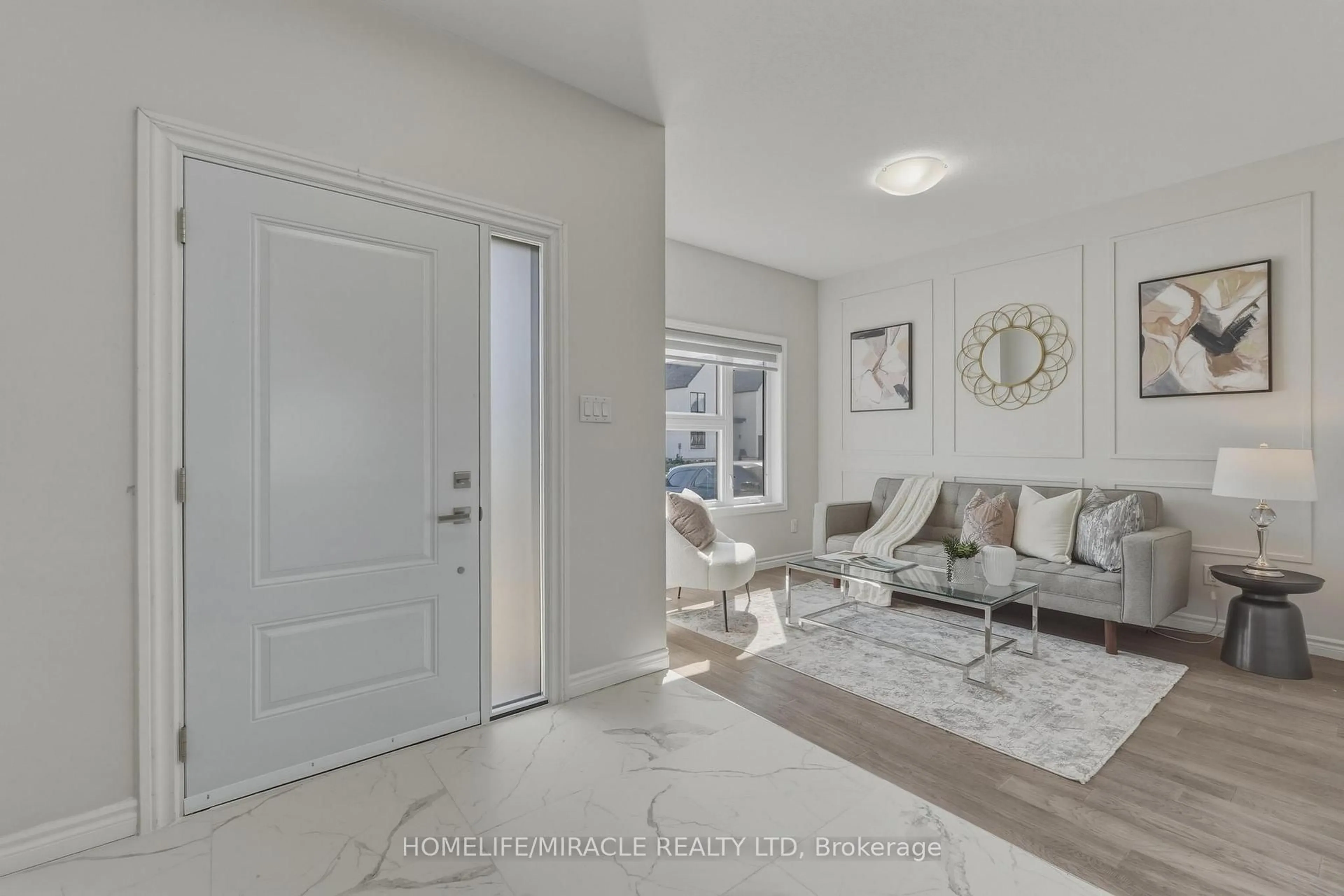 Indoor entryway for 4079 Campbell St, London South Ontario N6P 0H5