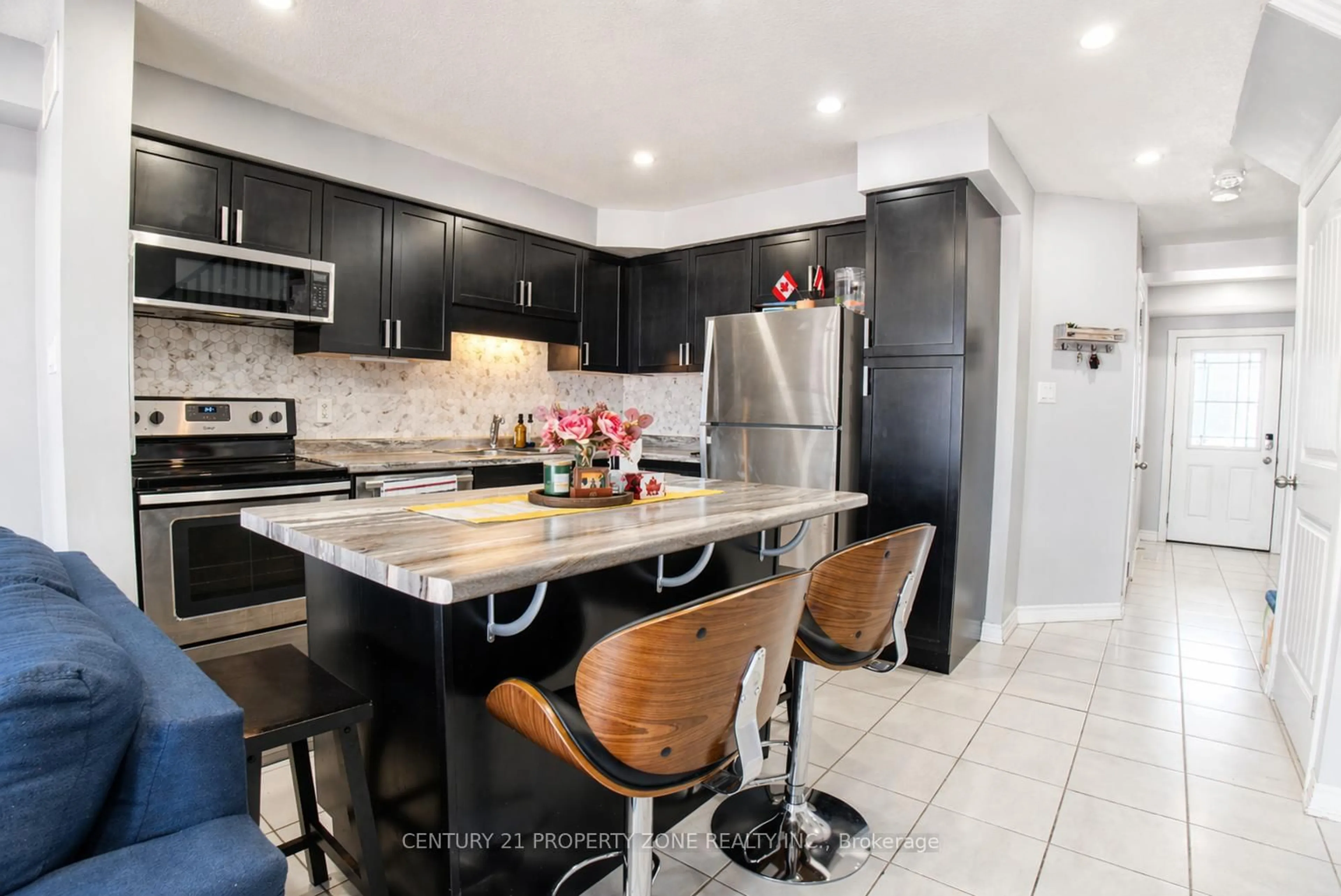 Open concept kitchen, ceramic/tile floor for 79 WESTMINSTER Cres #79W, Centre Wellington Ontario N1M 0C4