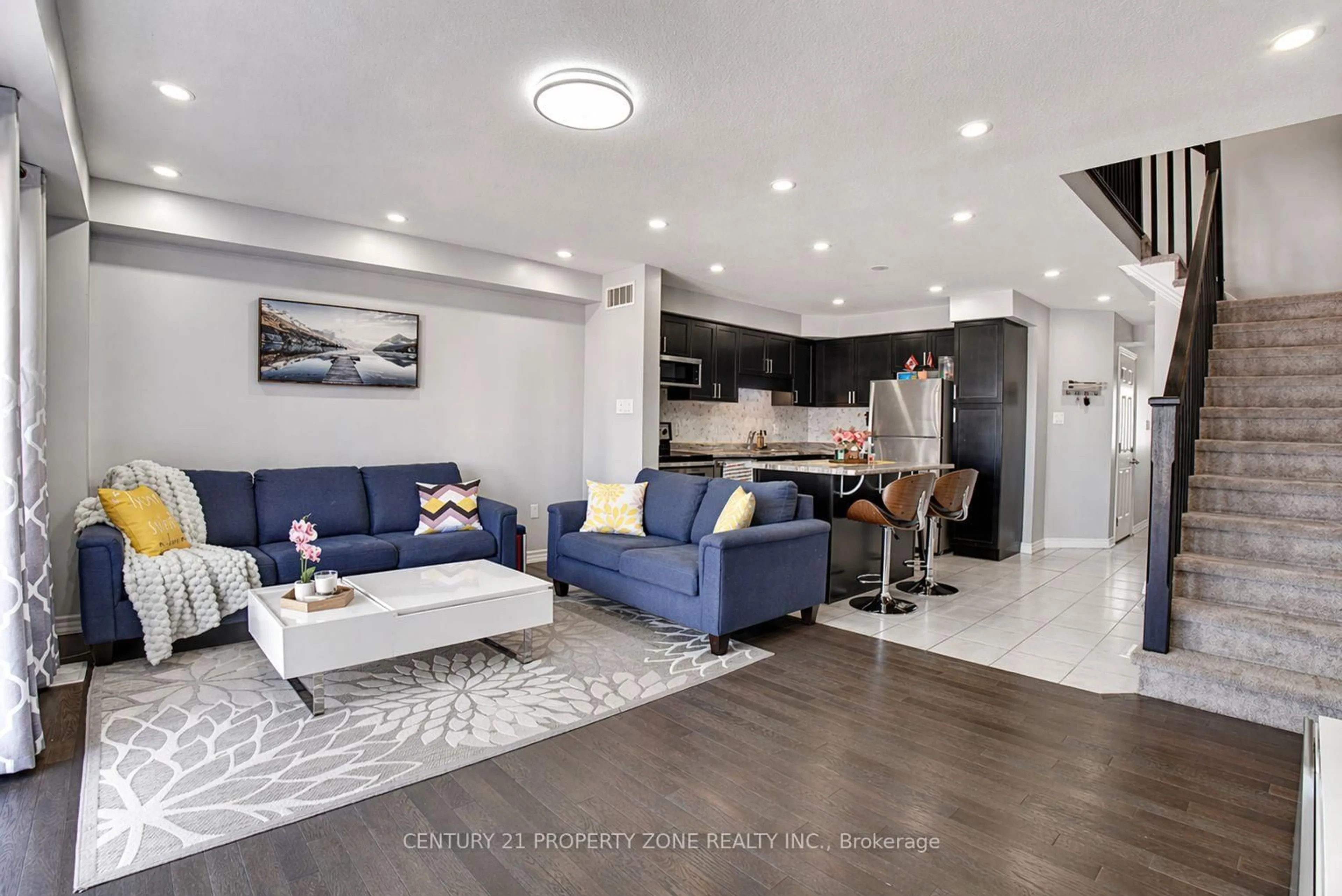 Living room with furniture, unknown for 79 WESTMINSTER Cres #79W, Centre Wellington Ontario N1M 0C4