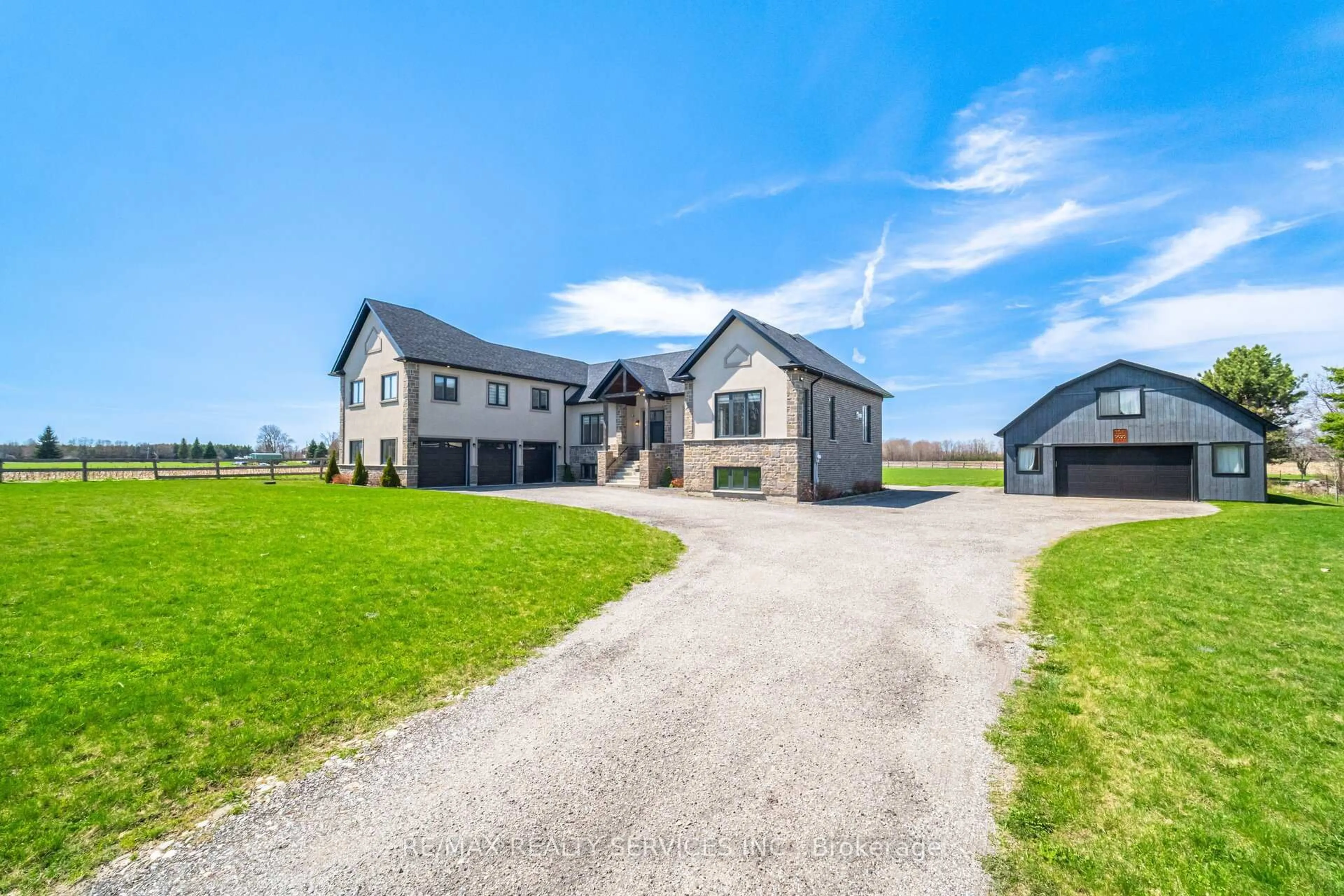 A pic from outside/outdoor area/front of a property/back of a property/a pic from drone, building for 9522 Wellington St, Erin Ontario N0B 2R0