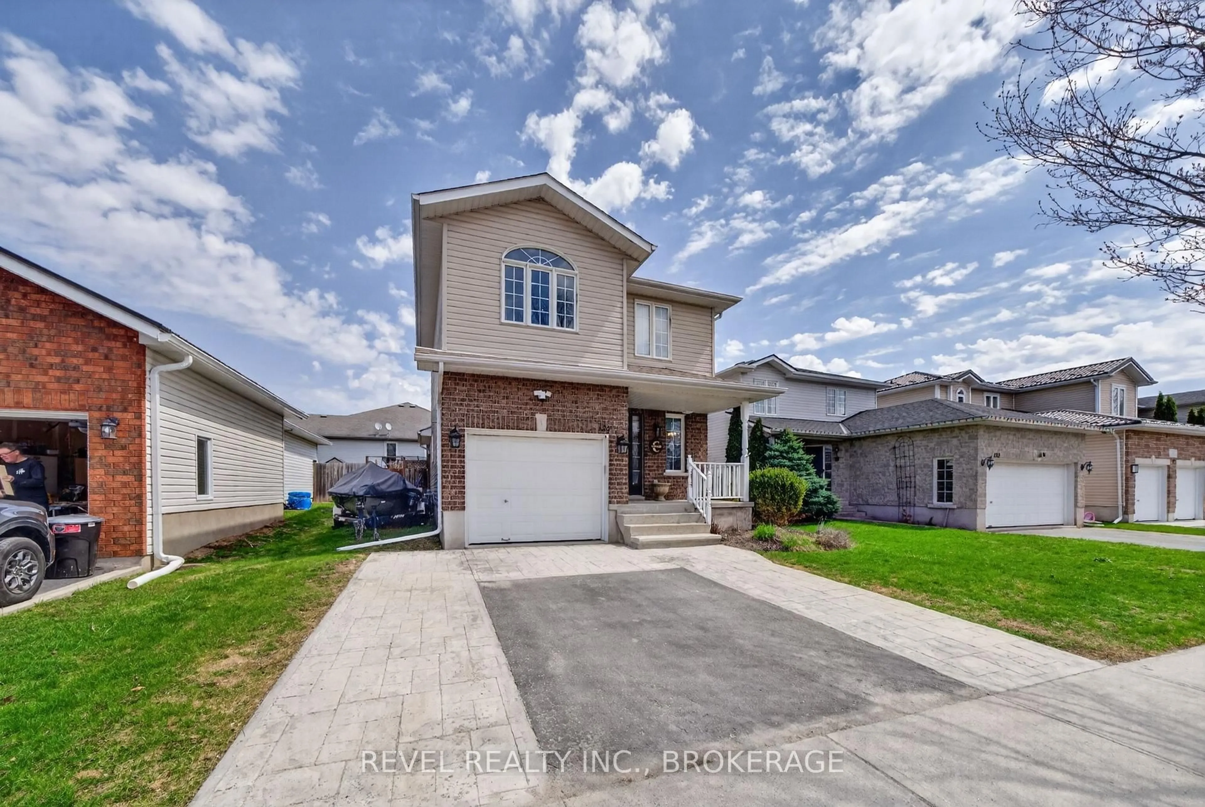 Unknown for 129 Amy Lynn Dr, Loyalist Ontario K7N 2A3