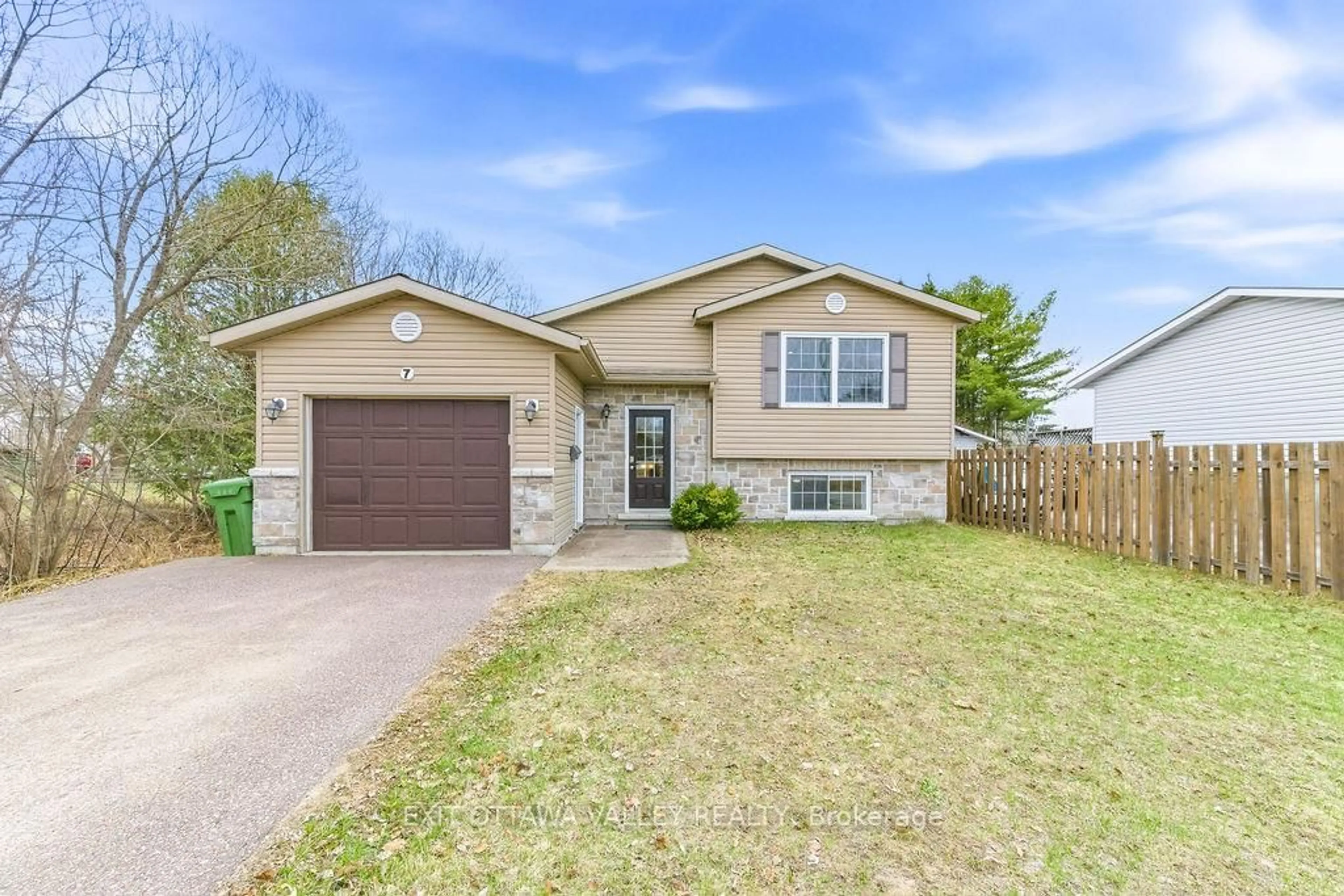 Home with brick exterior material, street for 7 Florence St, Petawawa Ontario K8H 1T7