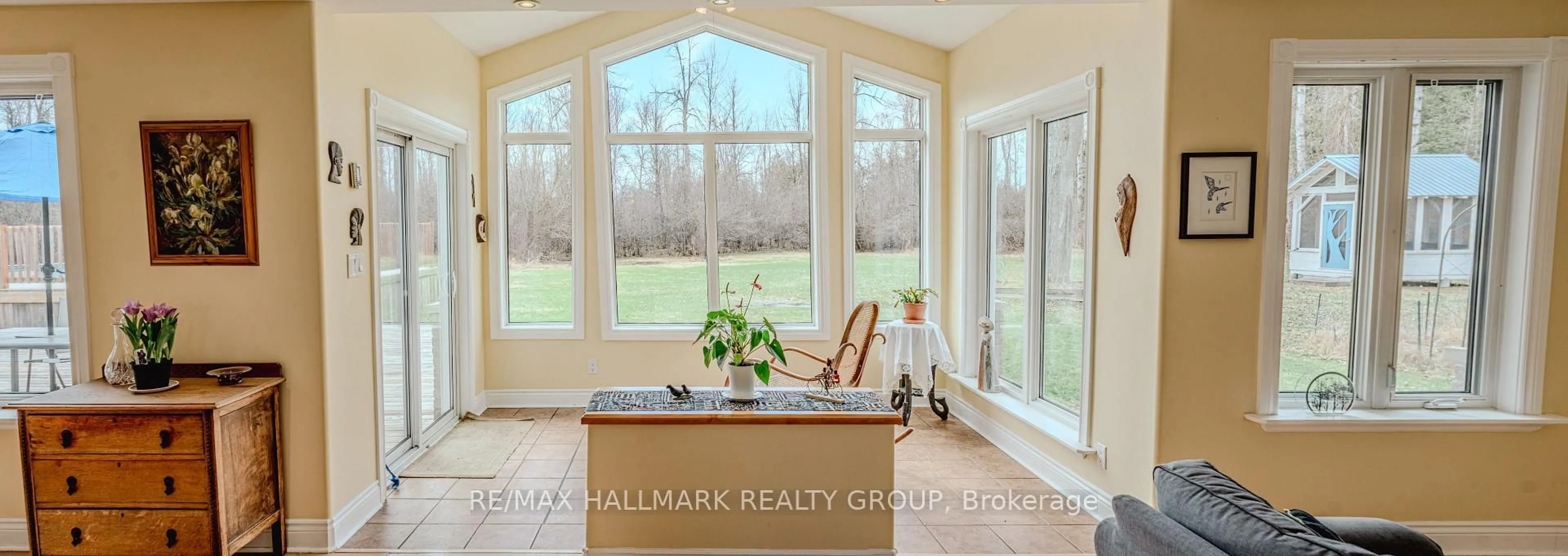 Open concept kitchen, unknown for 21 Skeel Crt, Ashton Ontario K0A 1B0