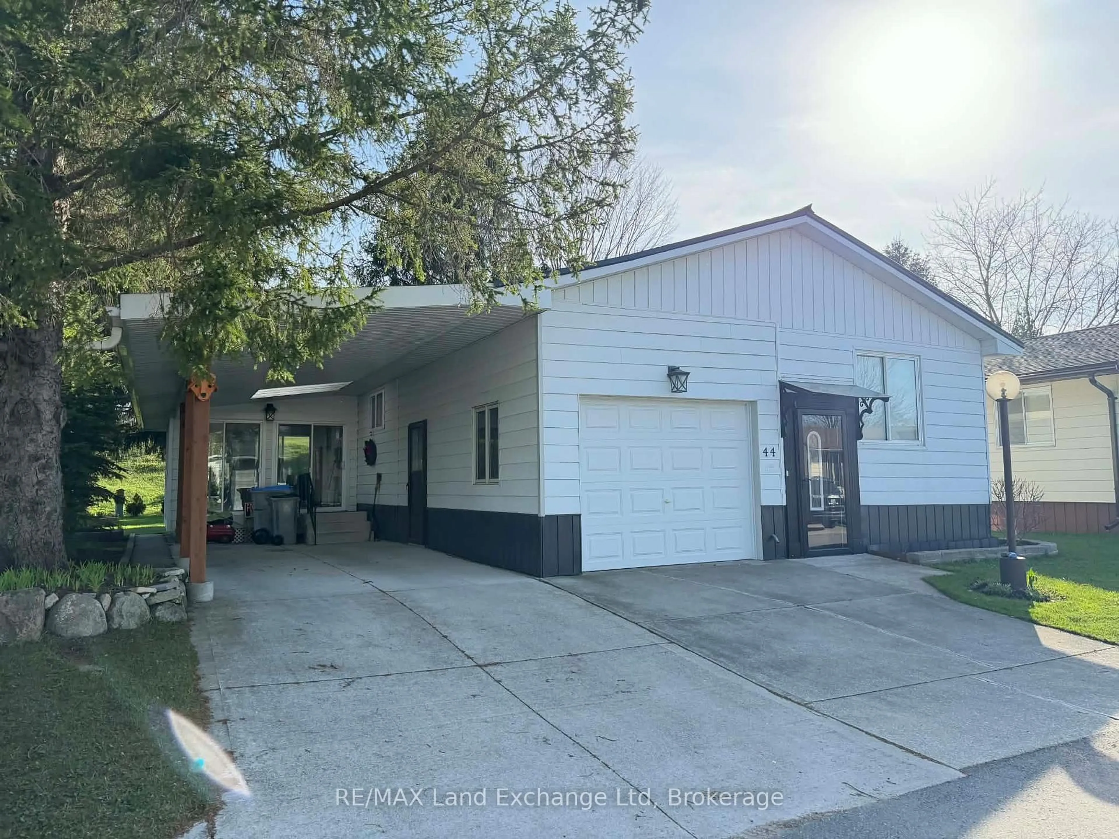 Unknown for 44 Briarwood Cres, North Huron Ontario N0G 2W0