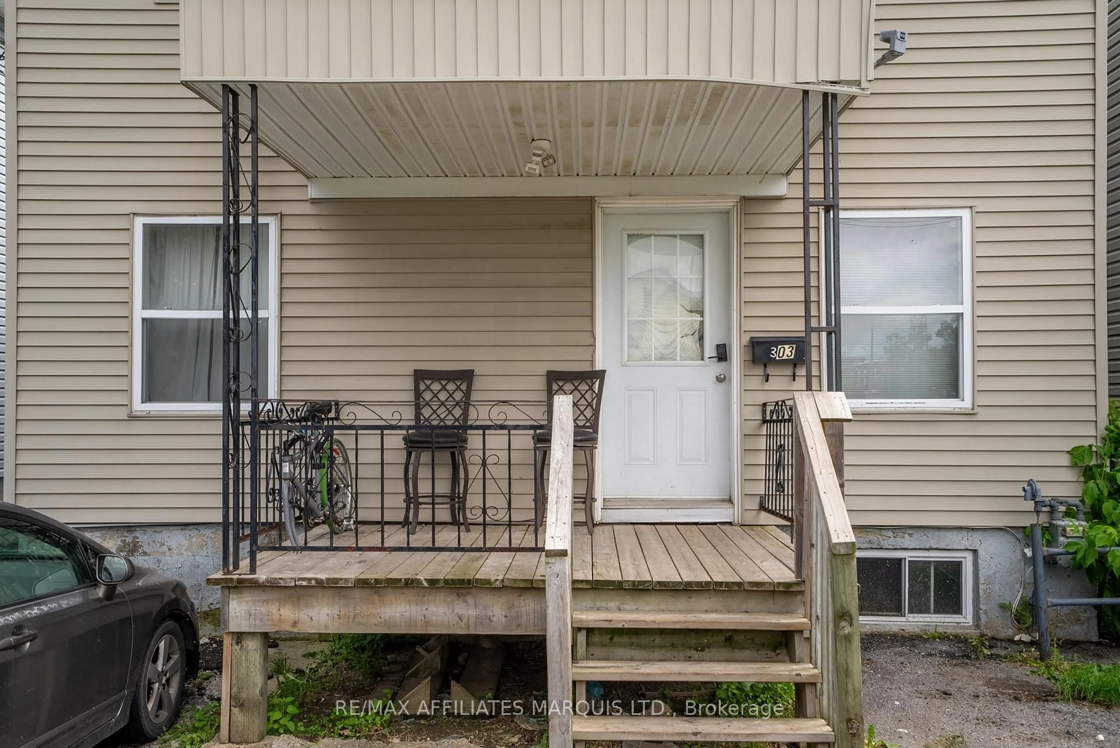 Patio, street for 303 Guy St, Cornwall Ontario K6H 4V3