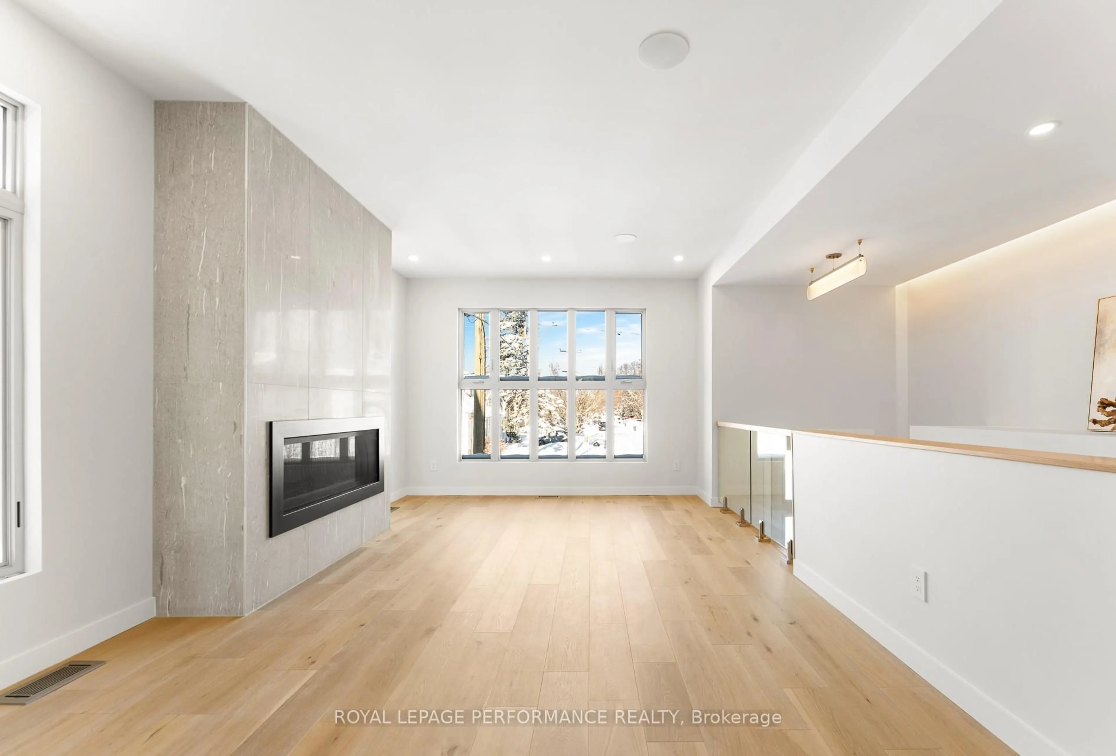 A pic of a room for 426 Avondale Ave, Ottawa Ontario K2A 0S3