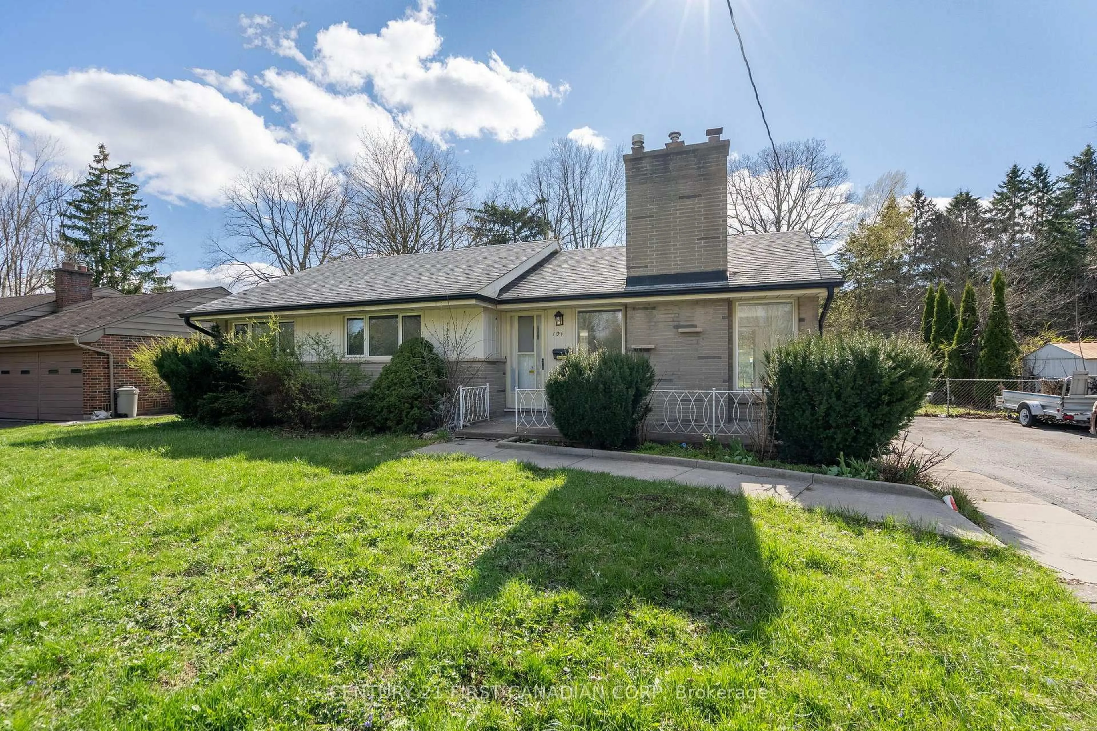 Unknown for 104 Edgar Dr, London North Ontario N6G 1K1