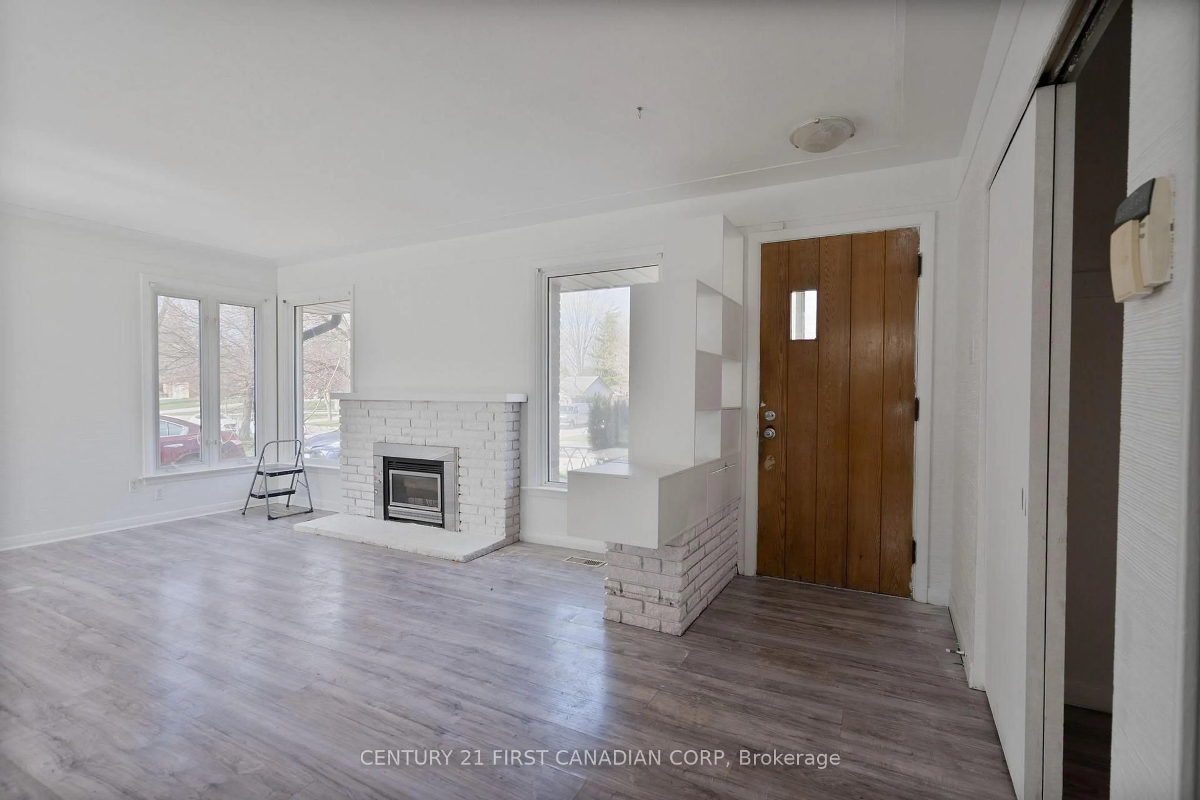 Unknown for 104 Edgar Dr, London North Ontario N6G 1K1