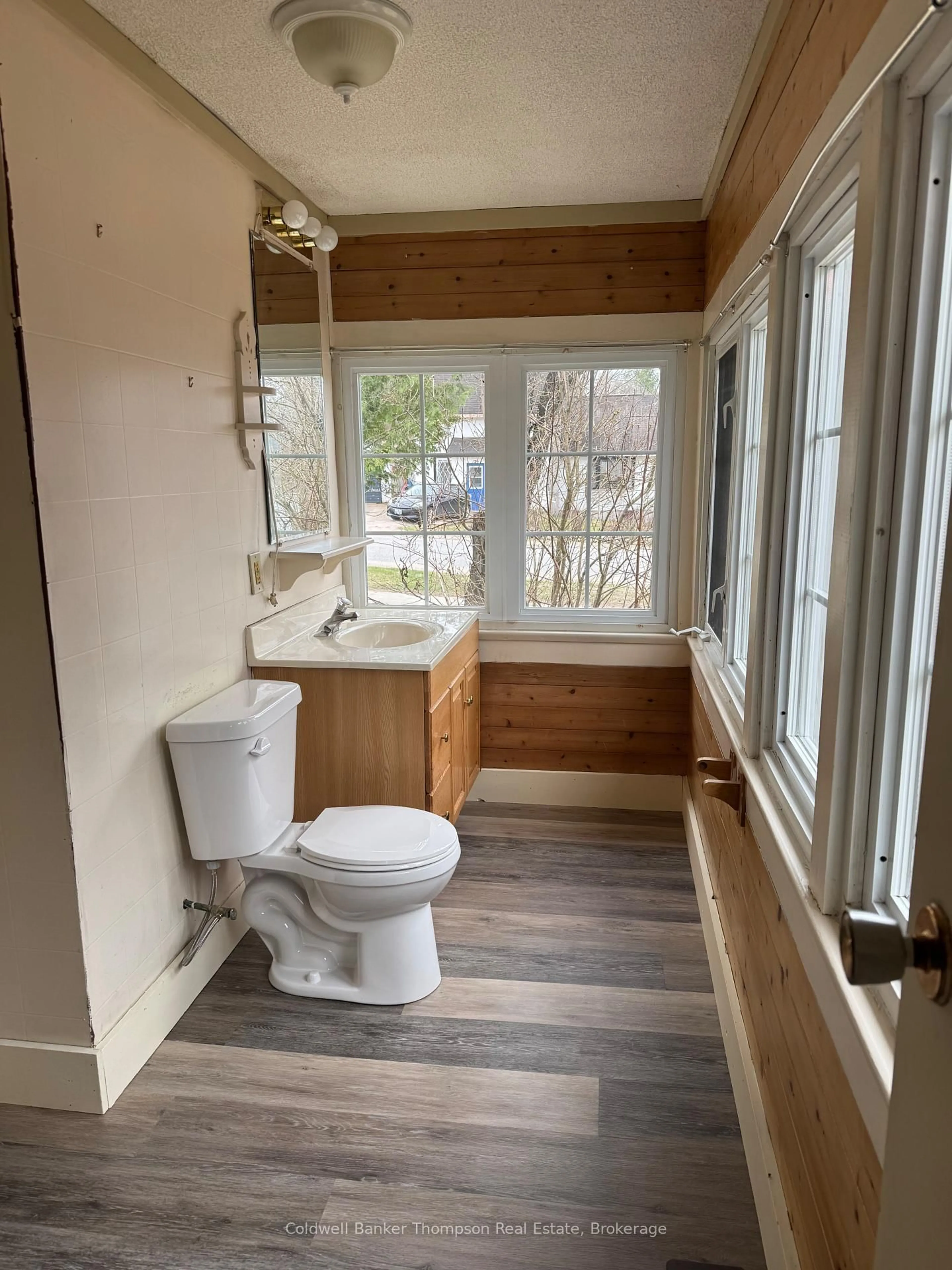 Standard bathroom, unknown for 135 Huston St, Burk's Falls Ontario P0A 1C0