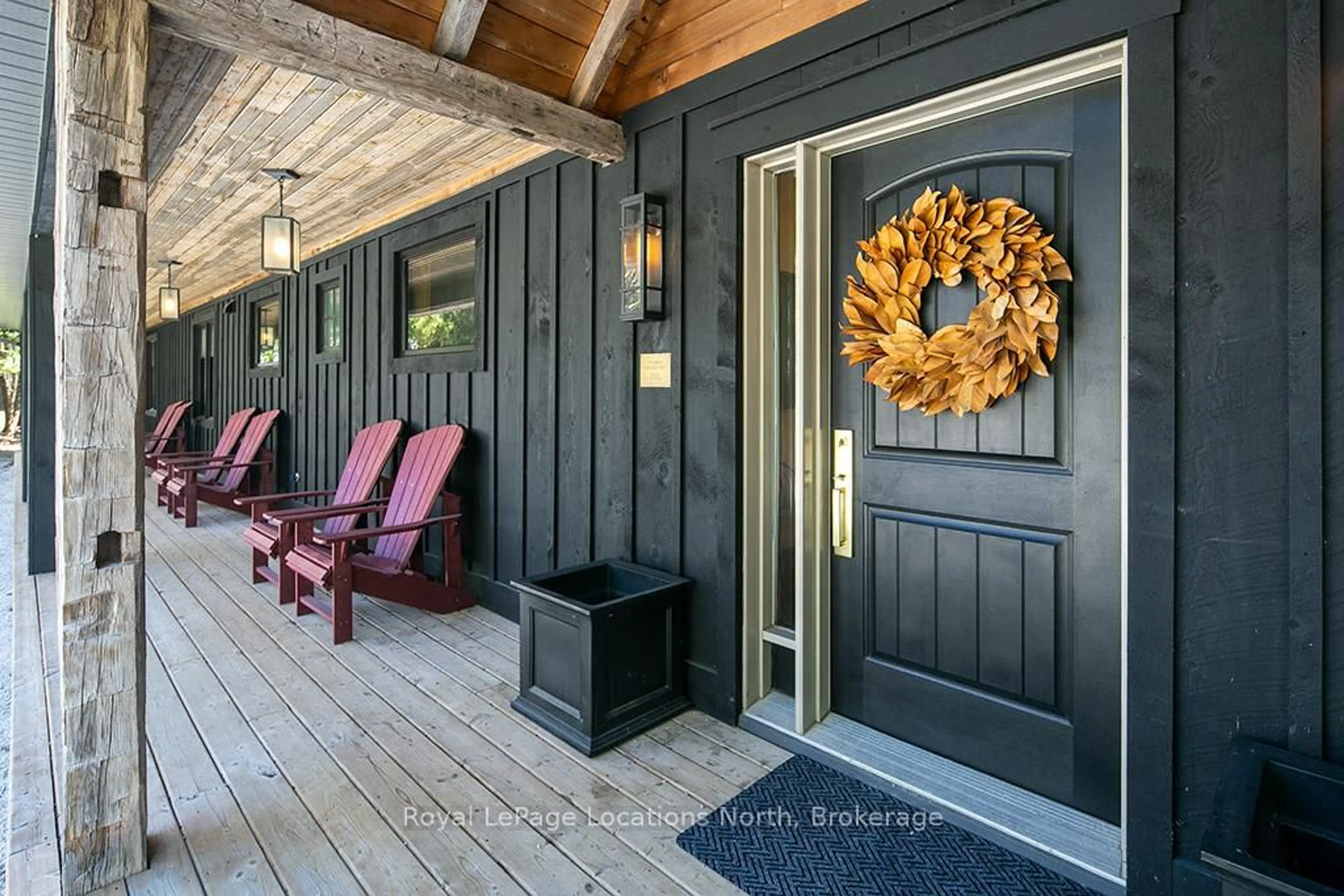 Indoor entryway for 105 Wodehouse Crt, Grey Highlands Ontario N0C 1G0