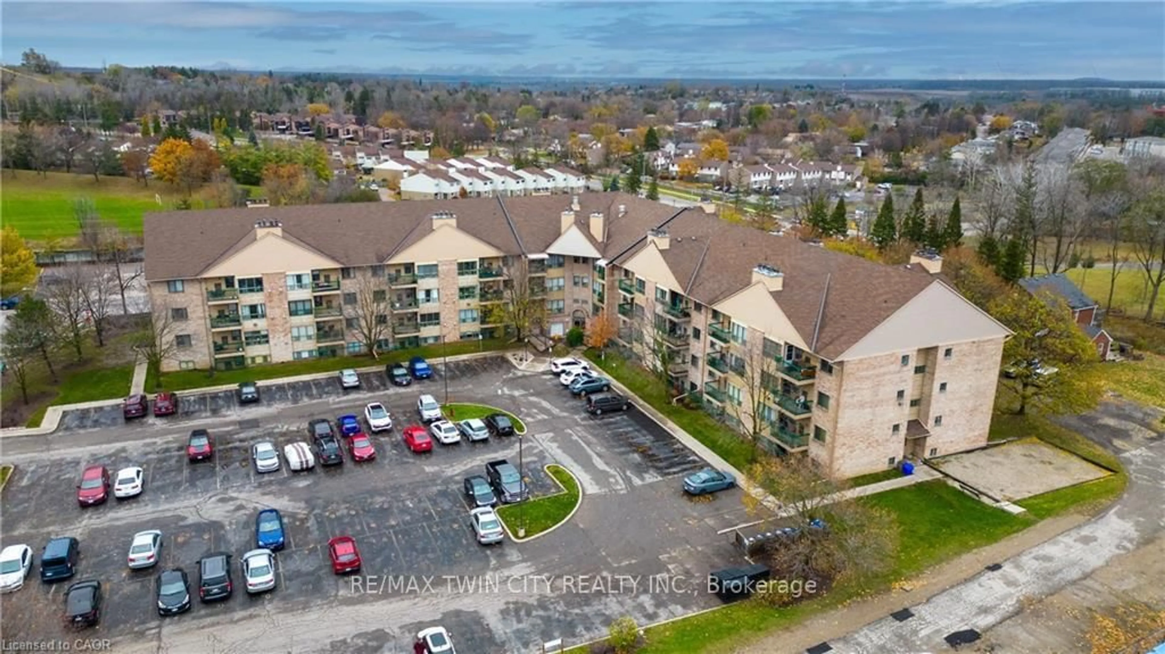 A pic from outside/outdoor area/front of a property/back of a property/a pic from drone, mountain view for 15 Hofstetter Ave #318, Kitchener Ontario N2A 3Z7