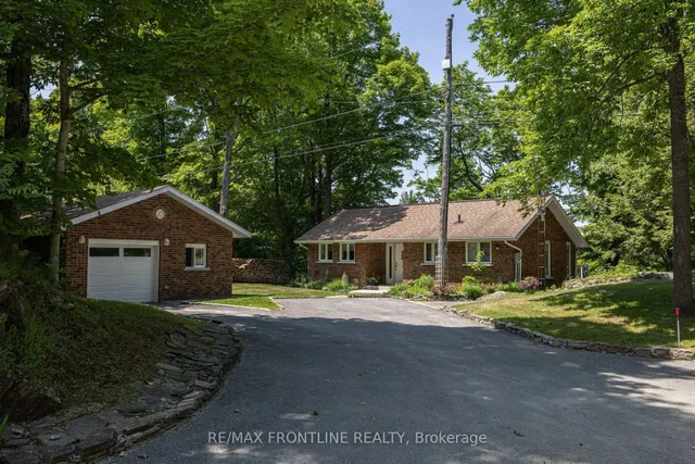 1047 Country Lane, Frontenac 5