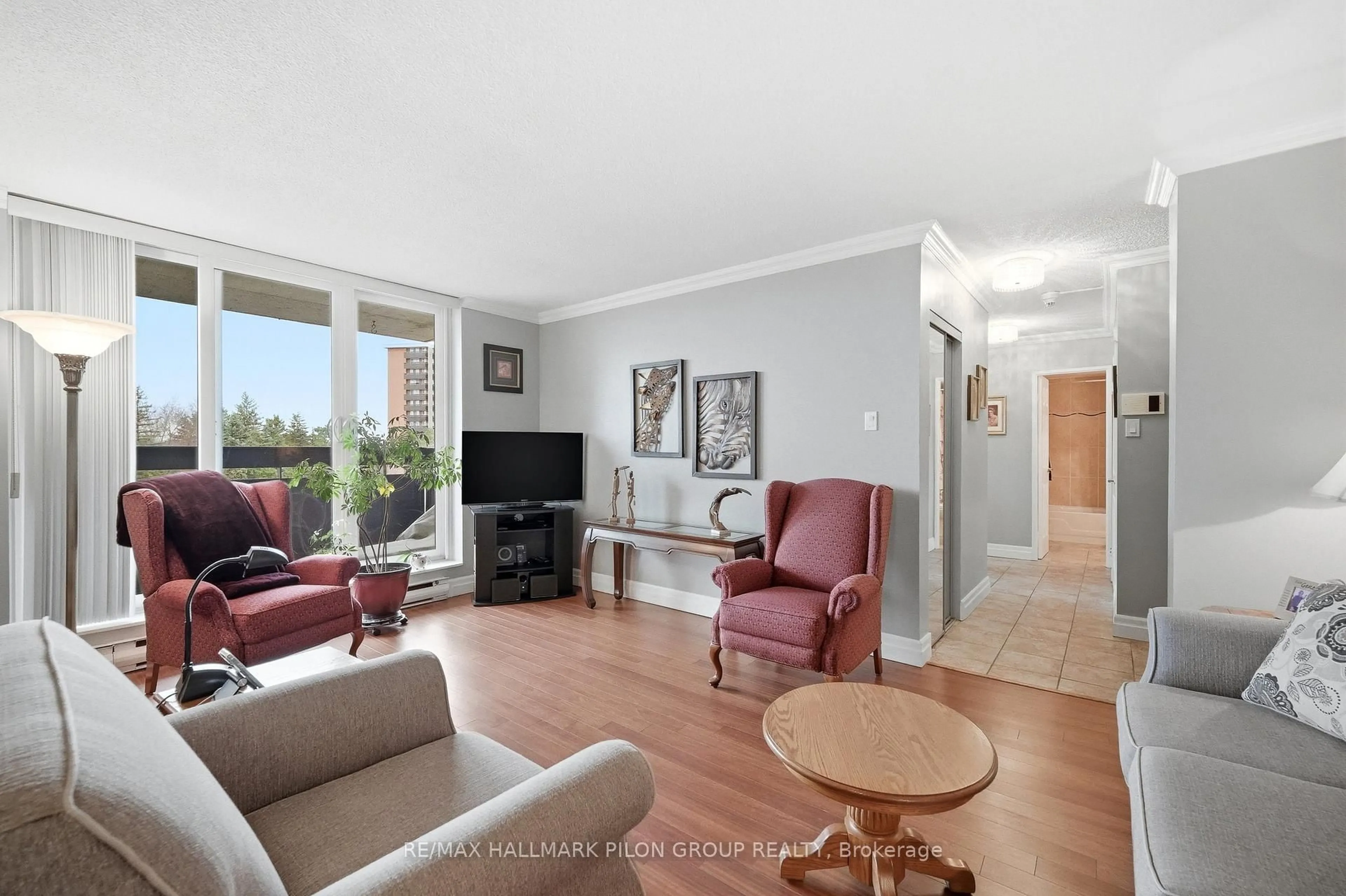 Living room with furniture, unknown for 2000 Jasmine Cres #508, Ottawa Ontario K1J 8K4