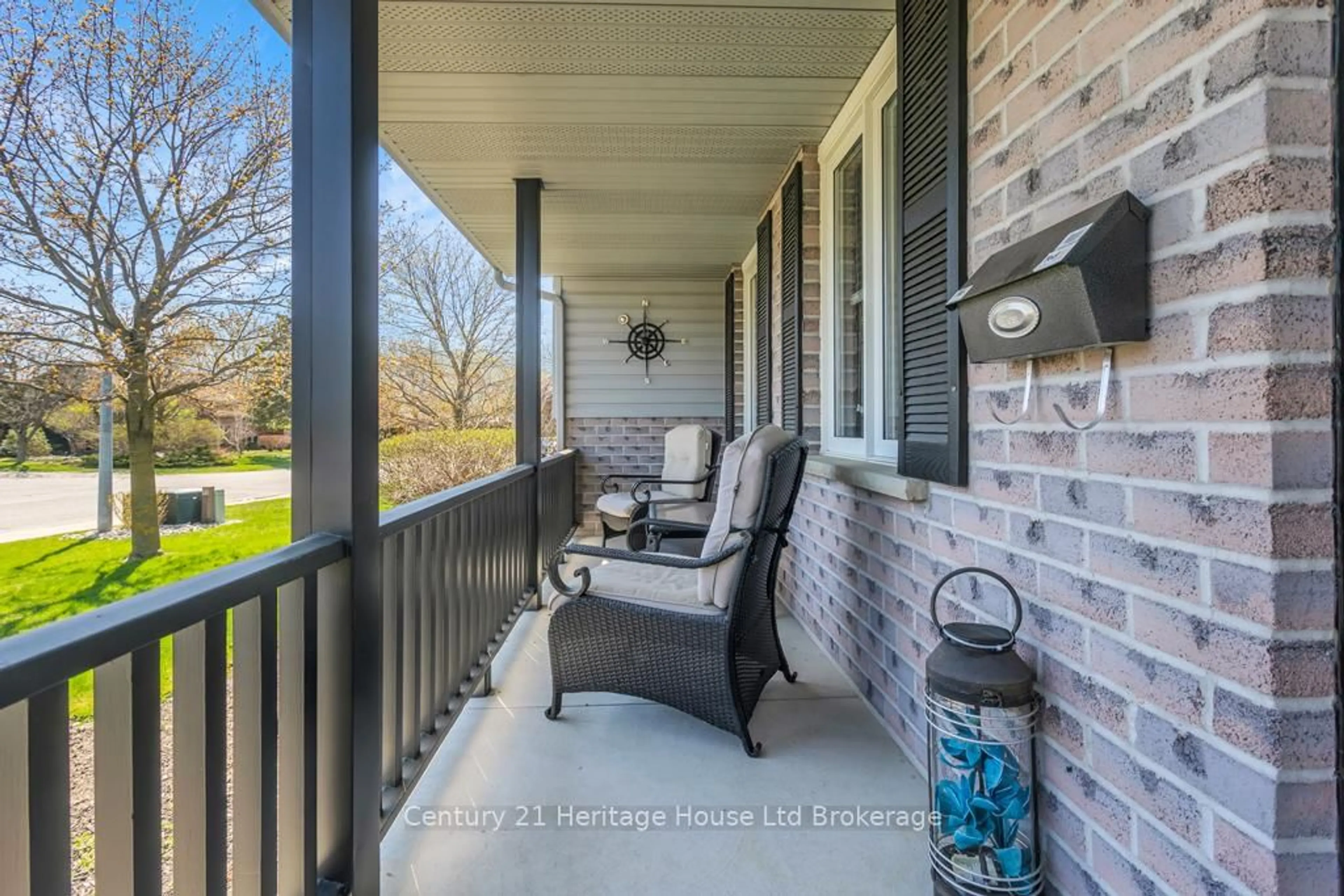 Patio, water/lake/river/ocean view for 93 Glendale Dr, Tillsonburg Ontario N4G 1J9