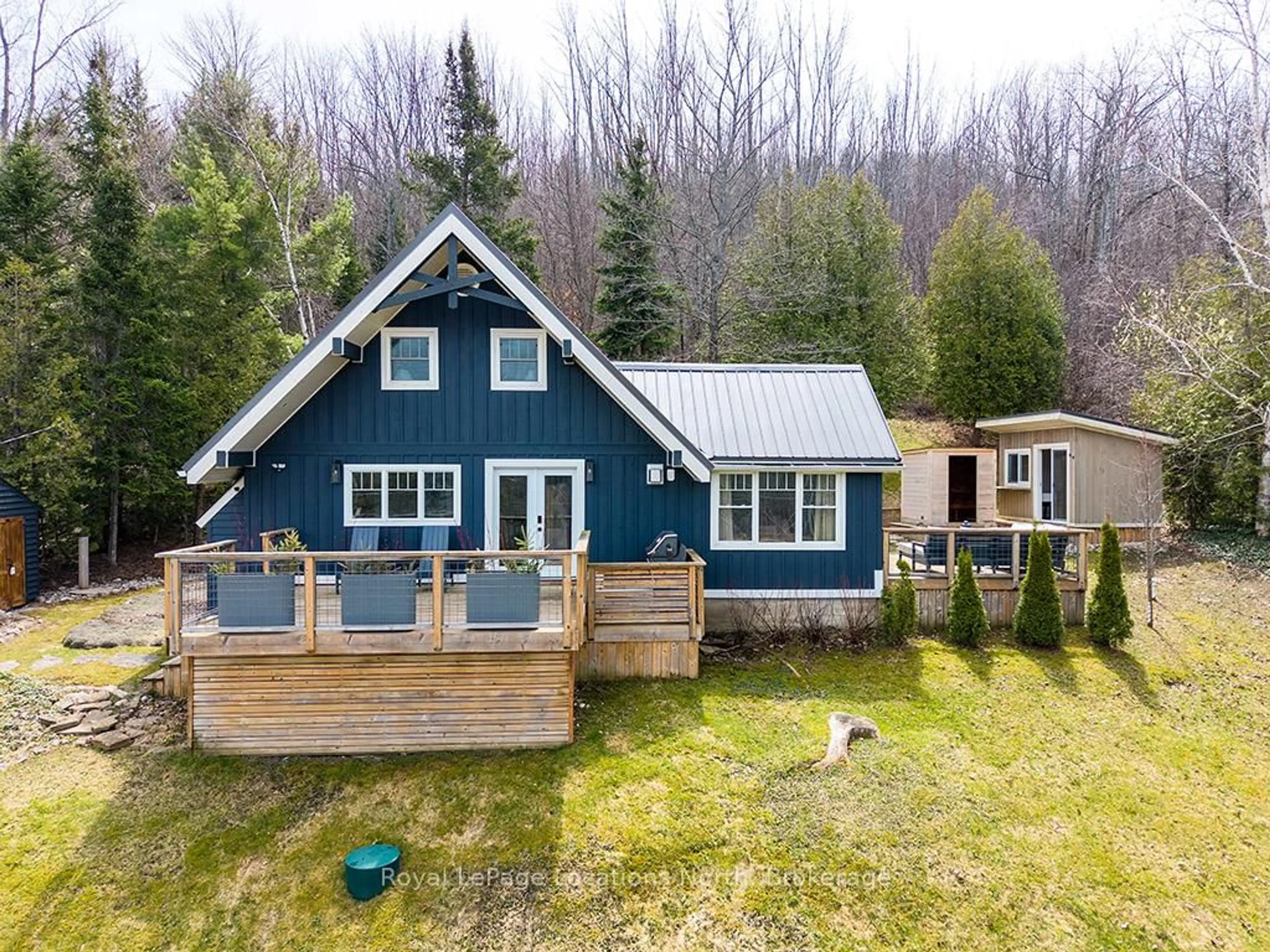 A pic from outside/outdoor area/front of a property/back of a property/a pic from drone, unknown for 104 Old 26 Highway, Meaford Ontario N4L 1W7