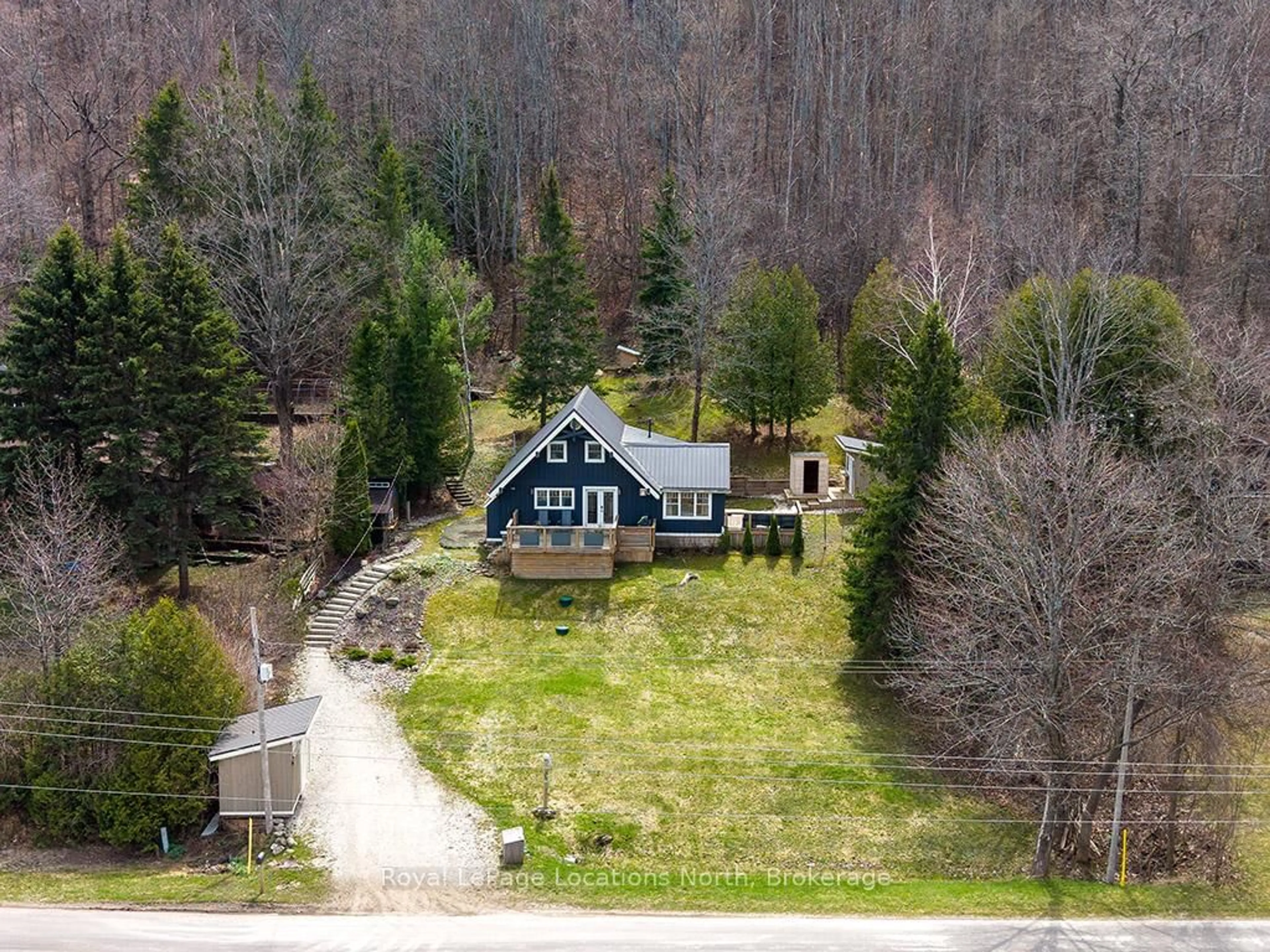 A pic from outside/outdoor area/front of a property/back of a property/a pic from drone, unknown for 104 Old 26 Highway, Meaford Ontario N4L 1W7