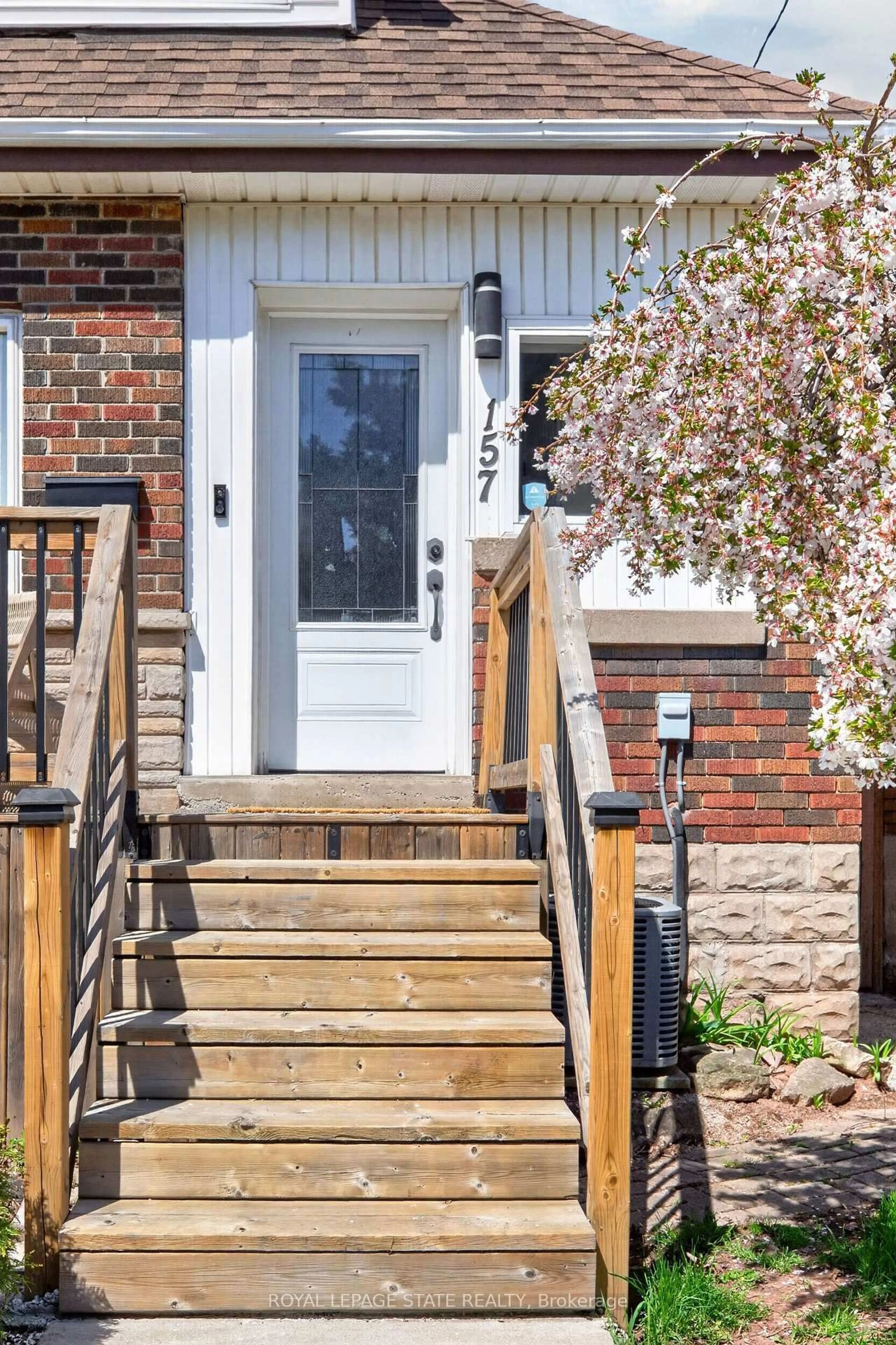 Home with brick exterior material, street for 157 Cameron Ave, Hamilton Ontario L8H 4Z4