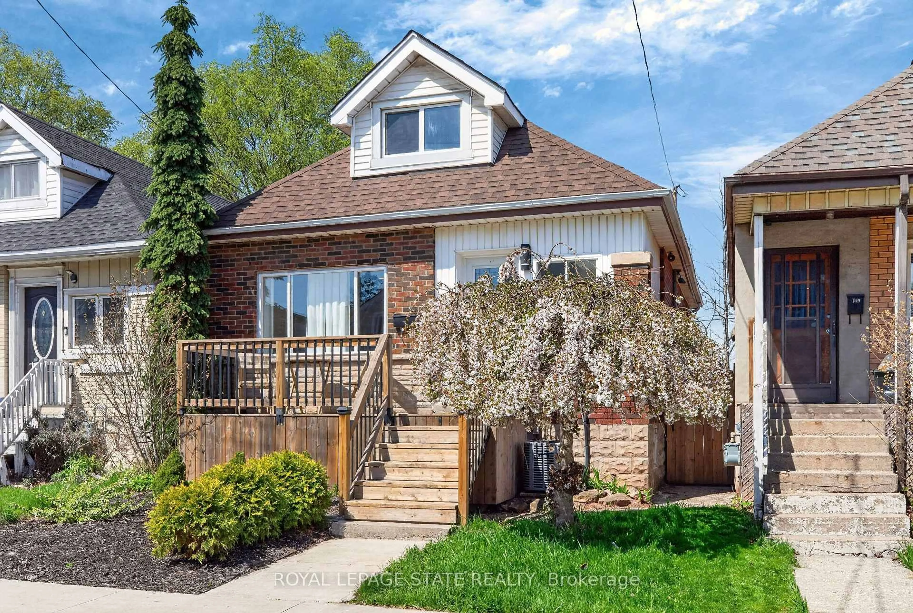 Home with brick exterior material, street for 157 Cameron Ave, Hamilton Ontario L8H 4Z4
