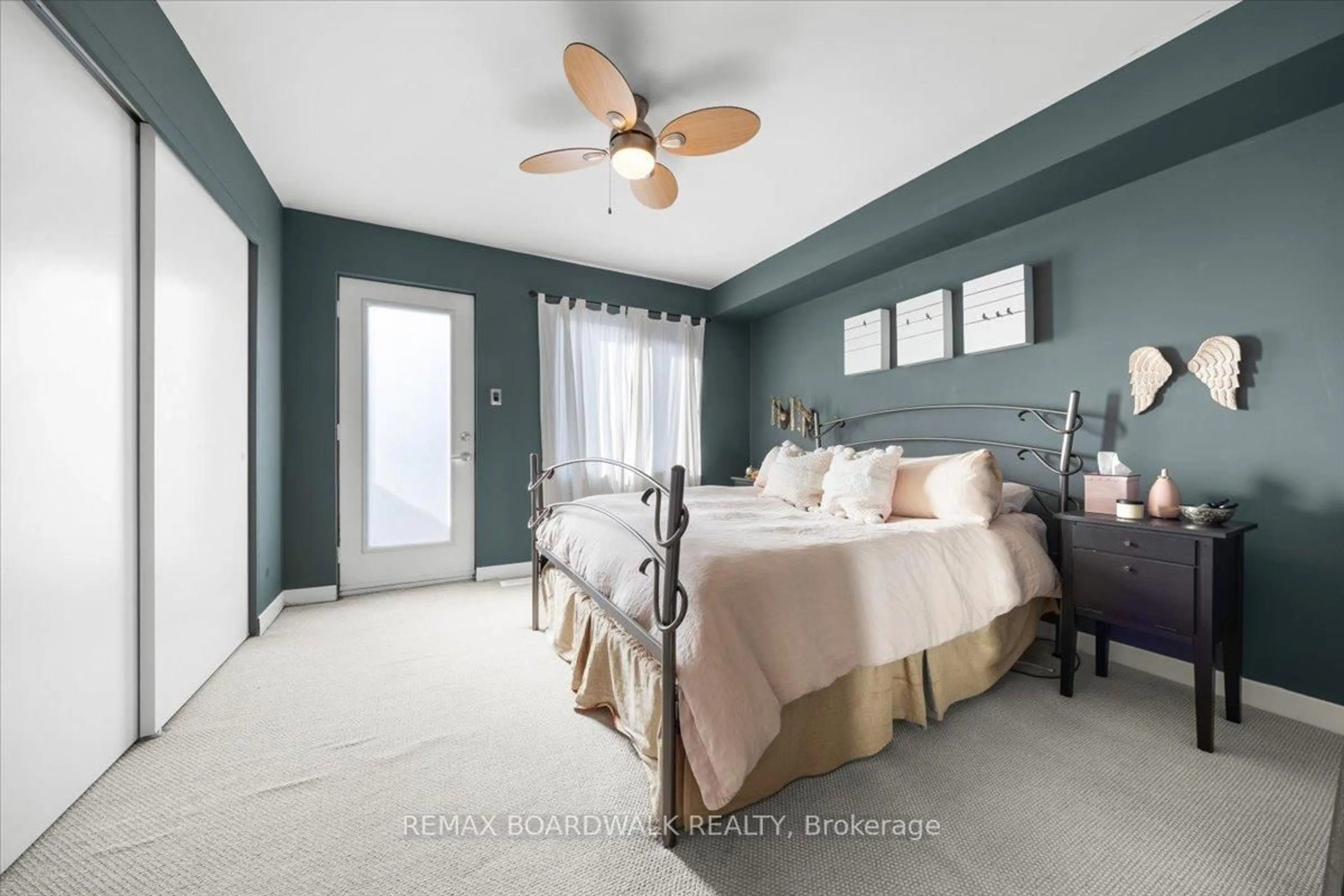 Bedroom with bed, ceramic/tile floor for 154 Spruce St #G, Ottawa Ontario K1R 6P2