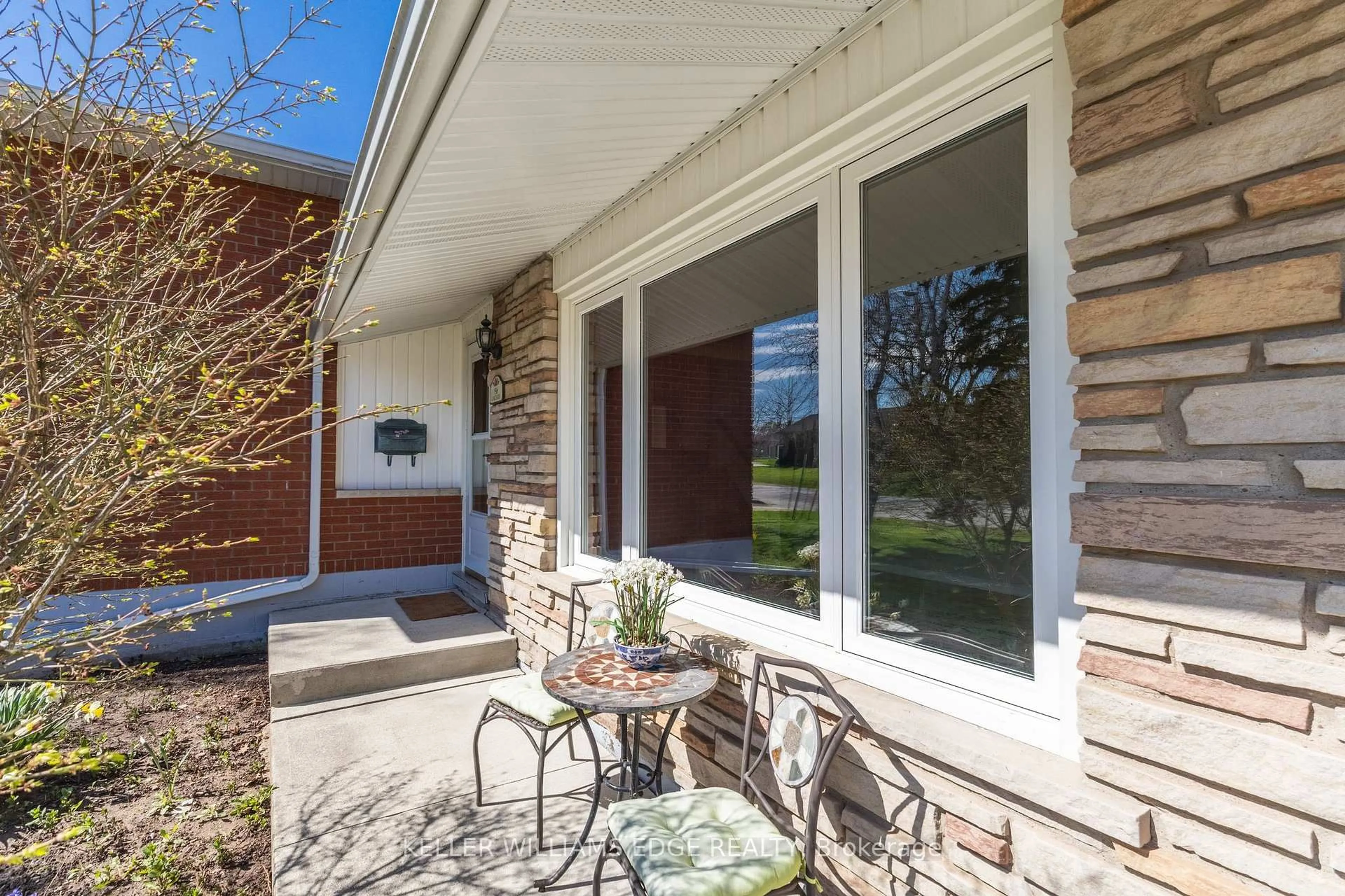 Unknown for 156 Lakeside Dr, Grimsby Ontario L3M 2L5