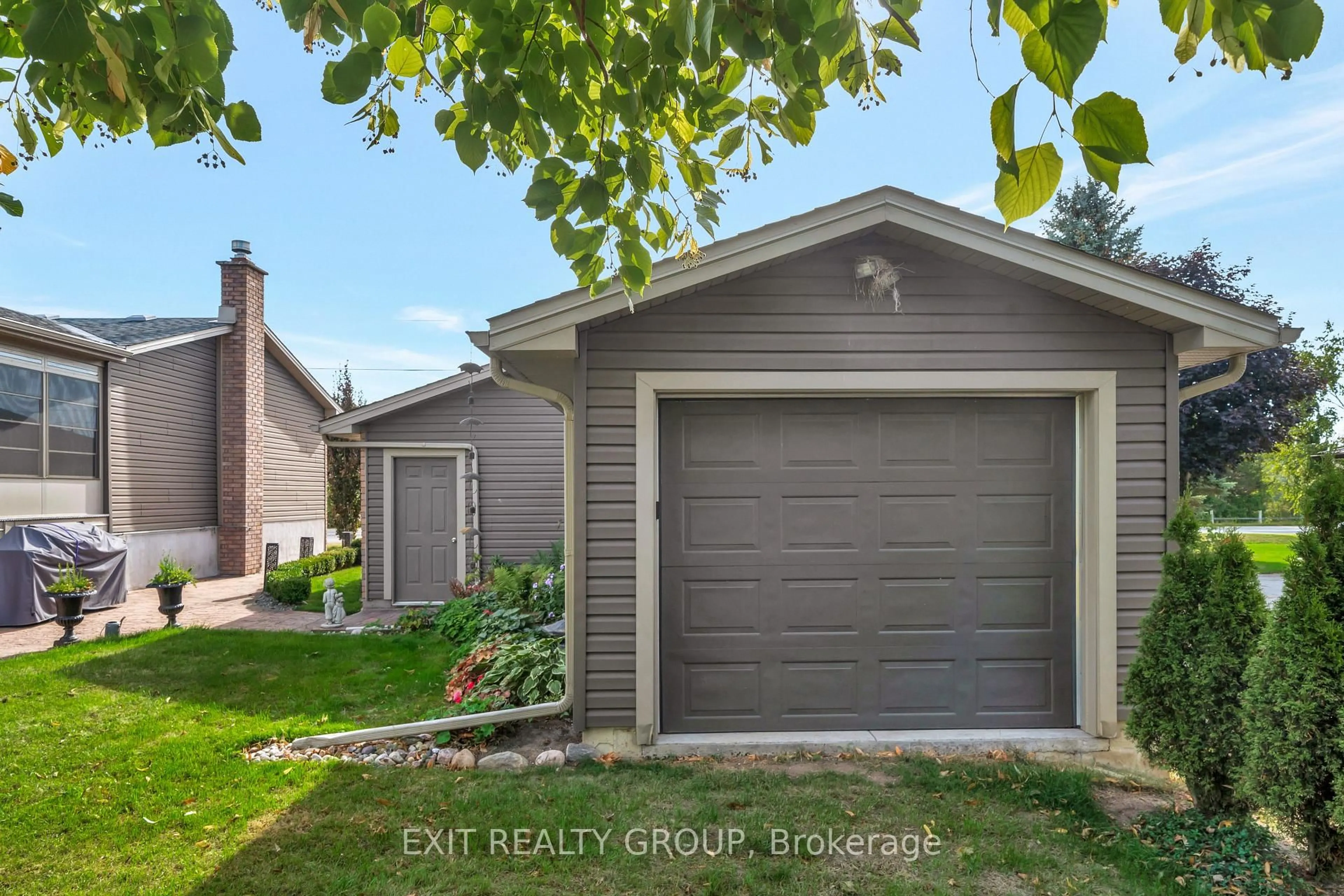 Home with vinyl exterior material, street for 256 South Trent St, Hastings Ontario K0K 2C0