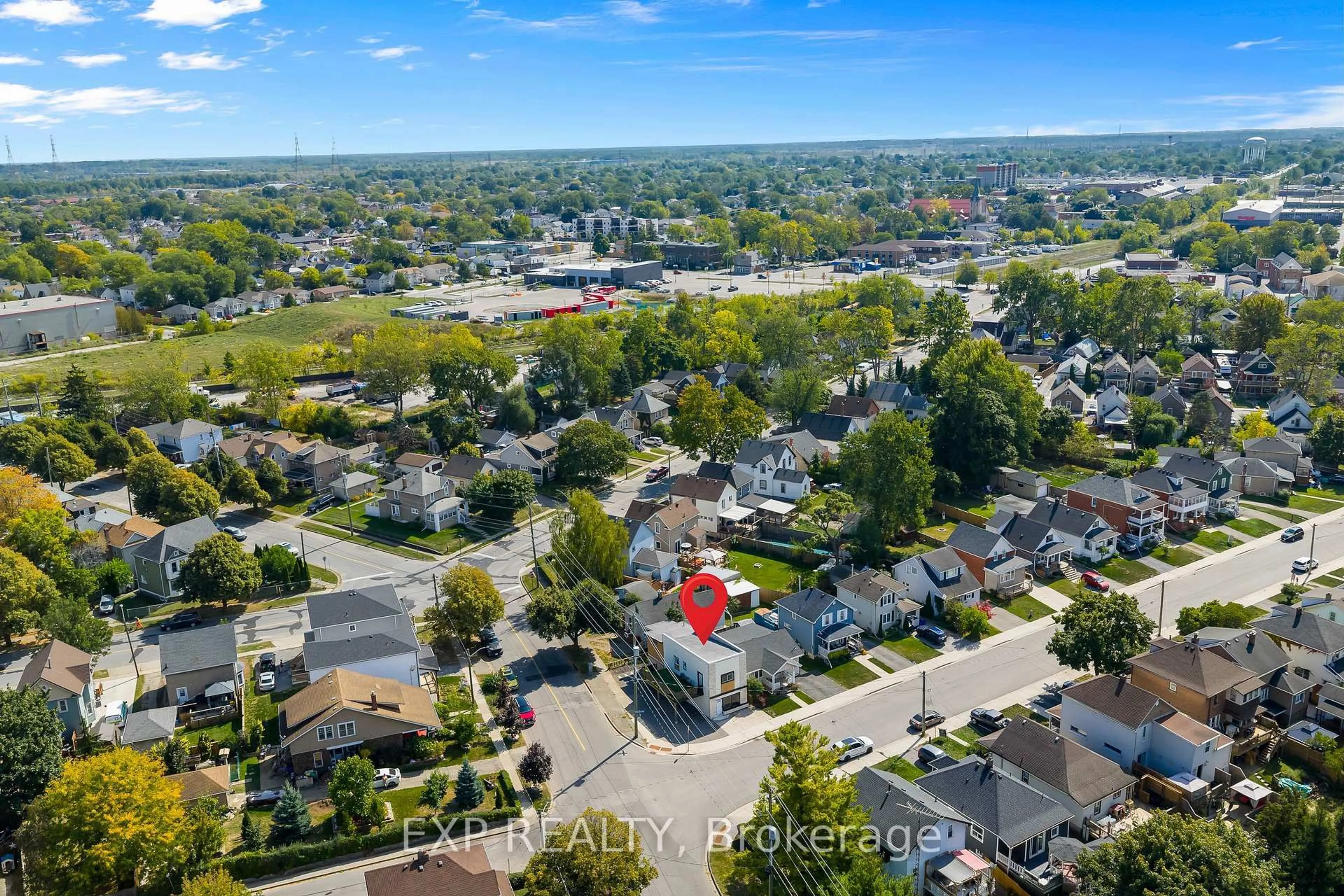 A pic from outside/outdoor area/front of a property/back of a property/a pic from drone, street for 60 Margery Rd, Welland Ontario L3B 2P6