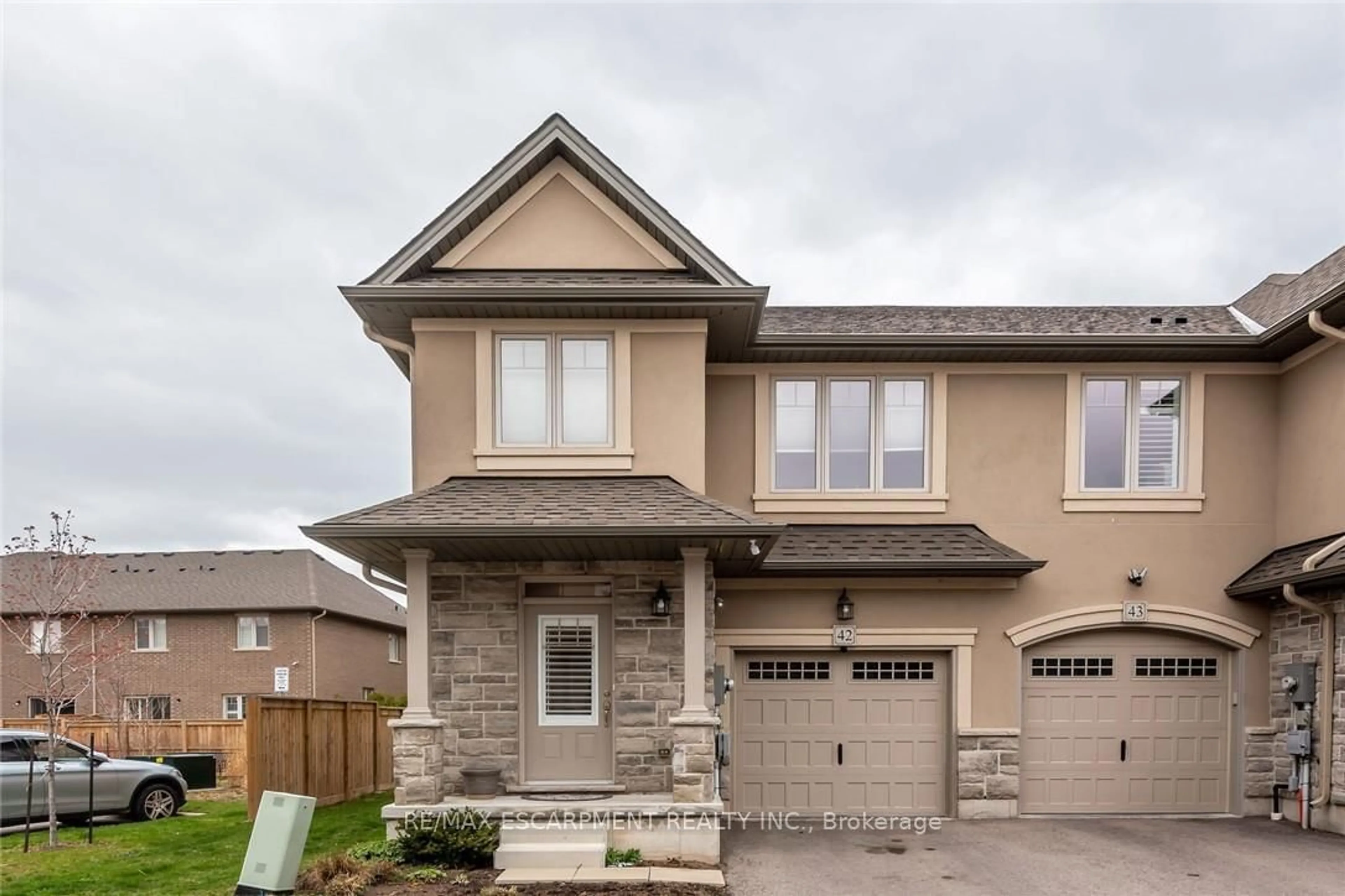 Home with brick exterior material, street for 98 Shoreview Pl #42, Hamilton Ontario L8E 0J4