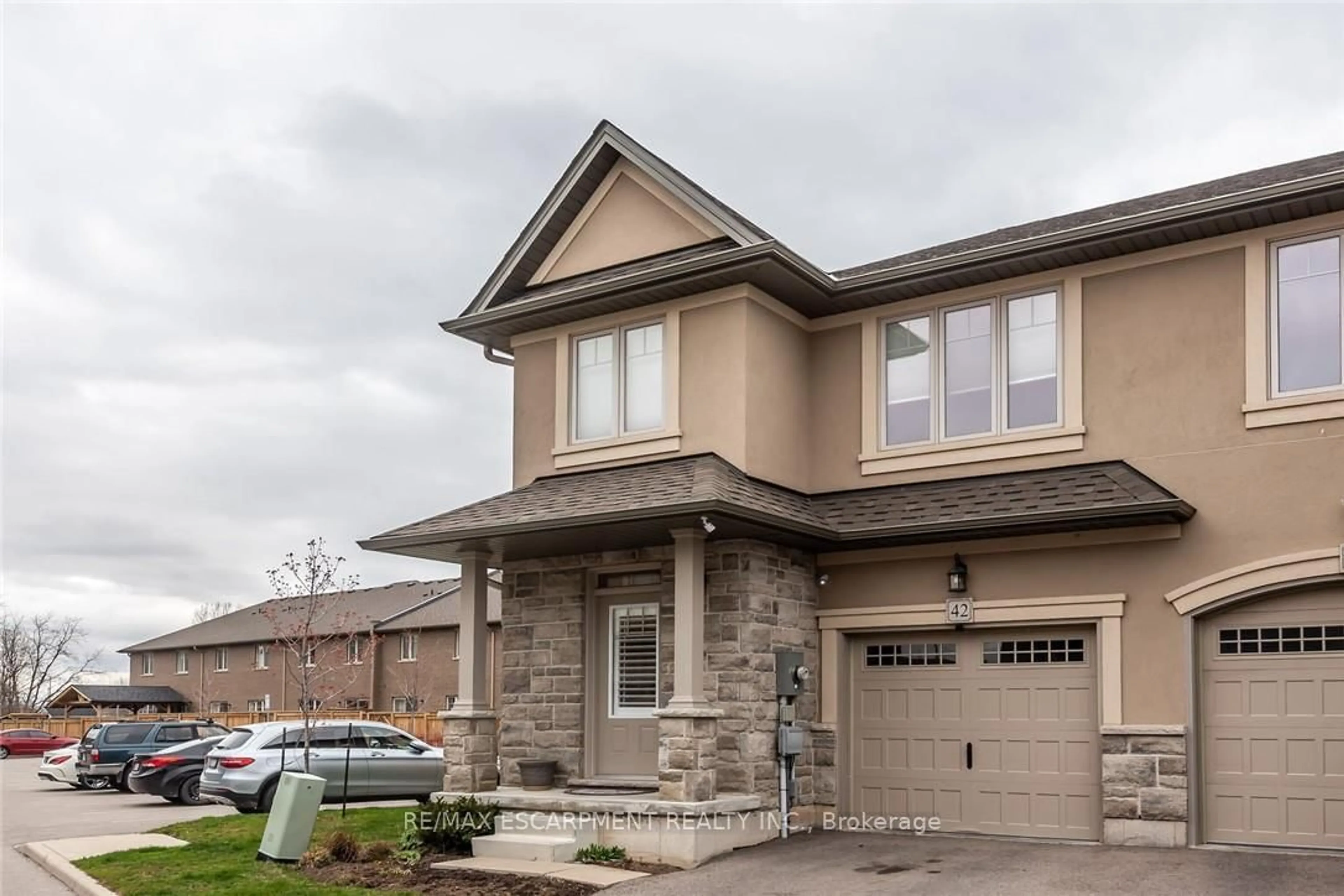 Home with brick exterior material, street for 98 Shoreview Pl #42, Hamilton Ontario L8E 0J4