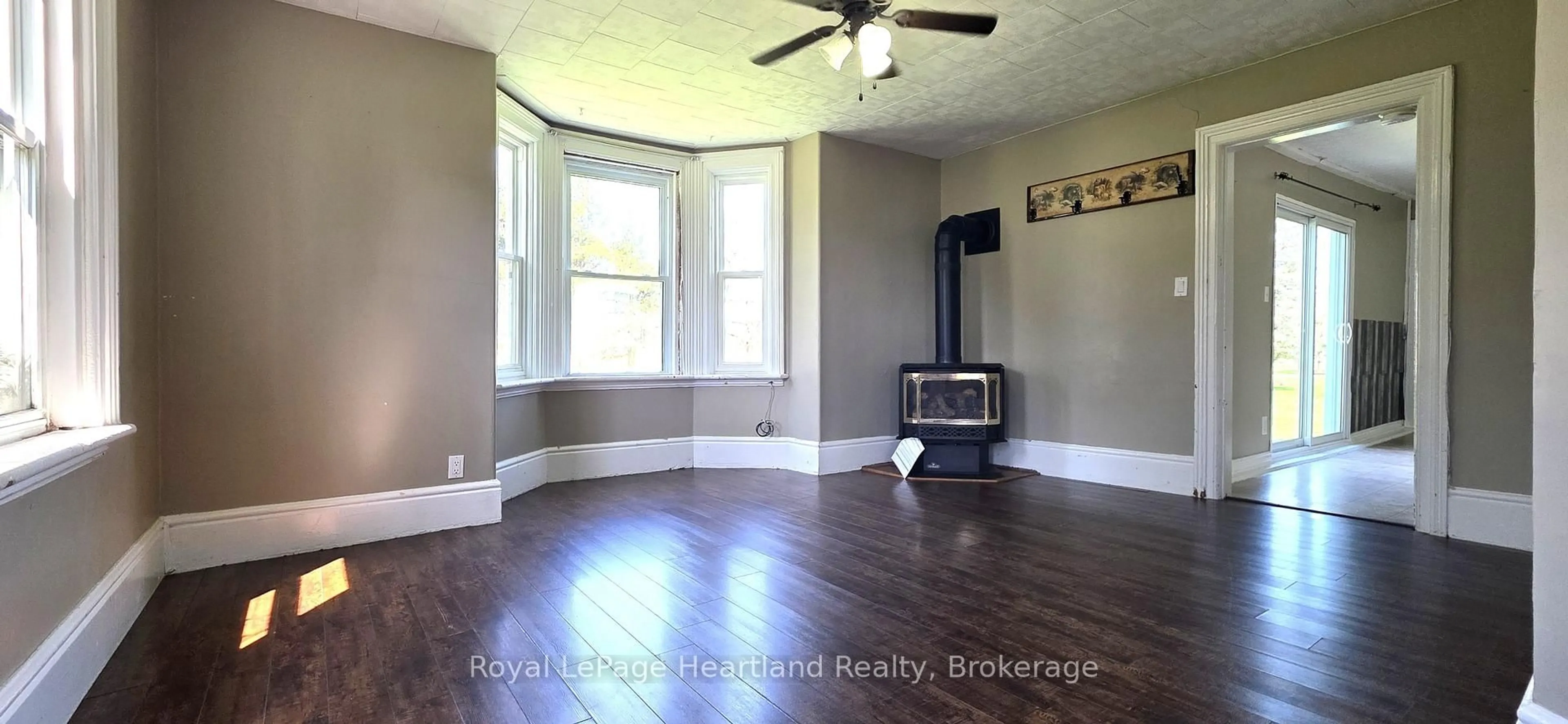 A pic of a room for 42656 Graham Rd, Huron East Ontario N0G 1H0