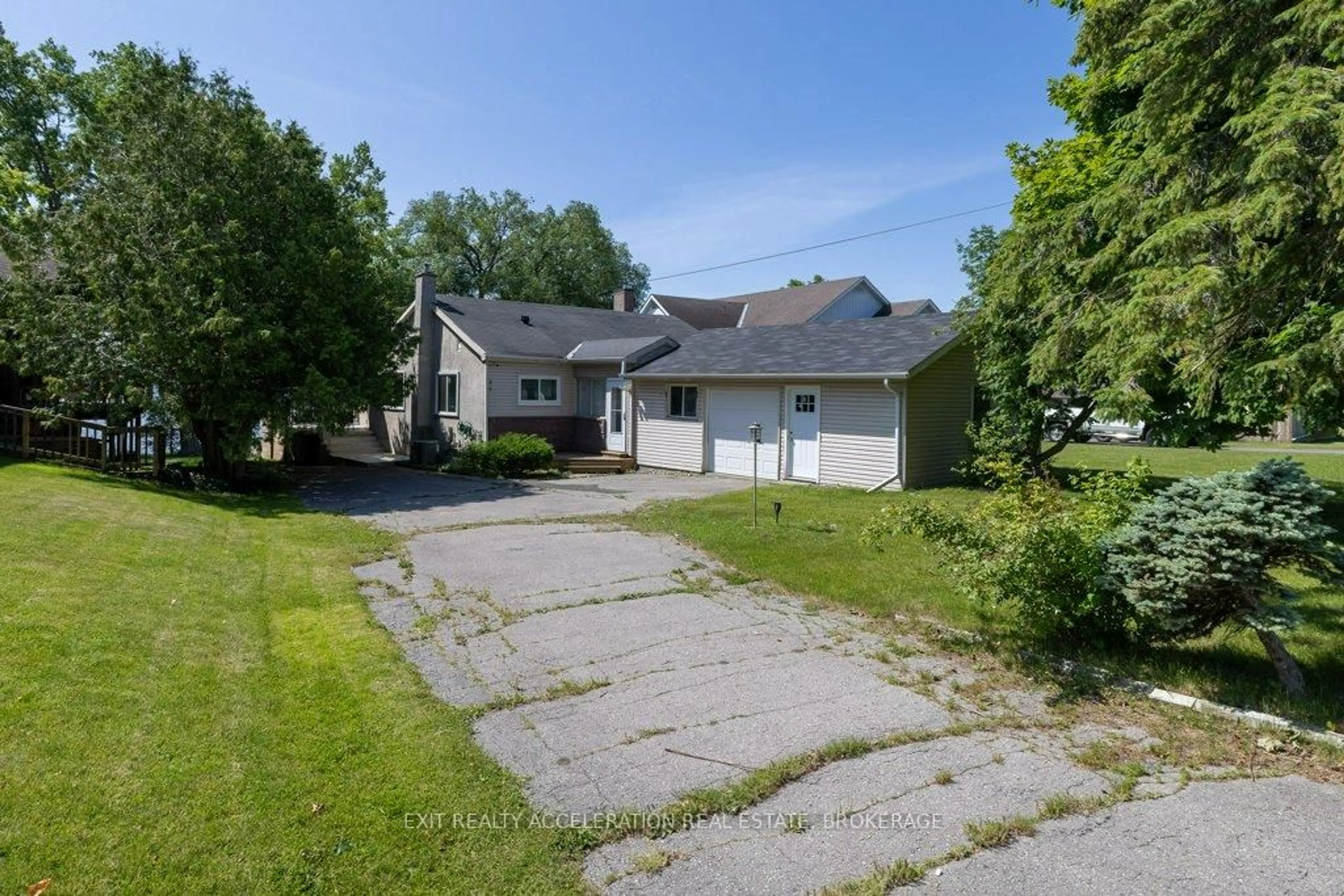 A pic from outside/outdoor area/front of a property/back of a property/a pic from drone, street for 84 Main St, Deseronto Ontario K0K 1X0