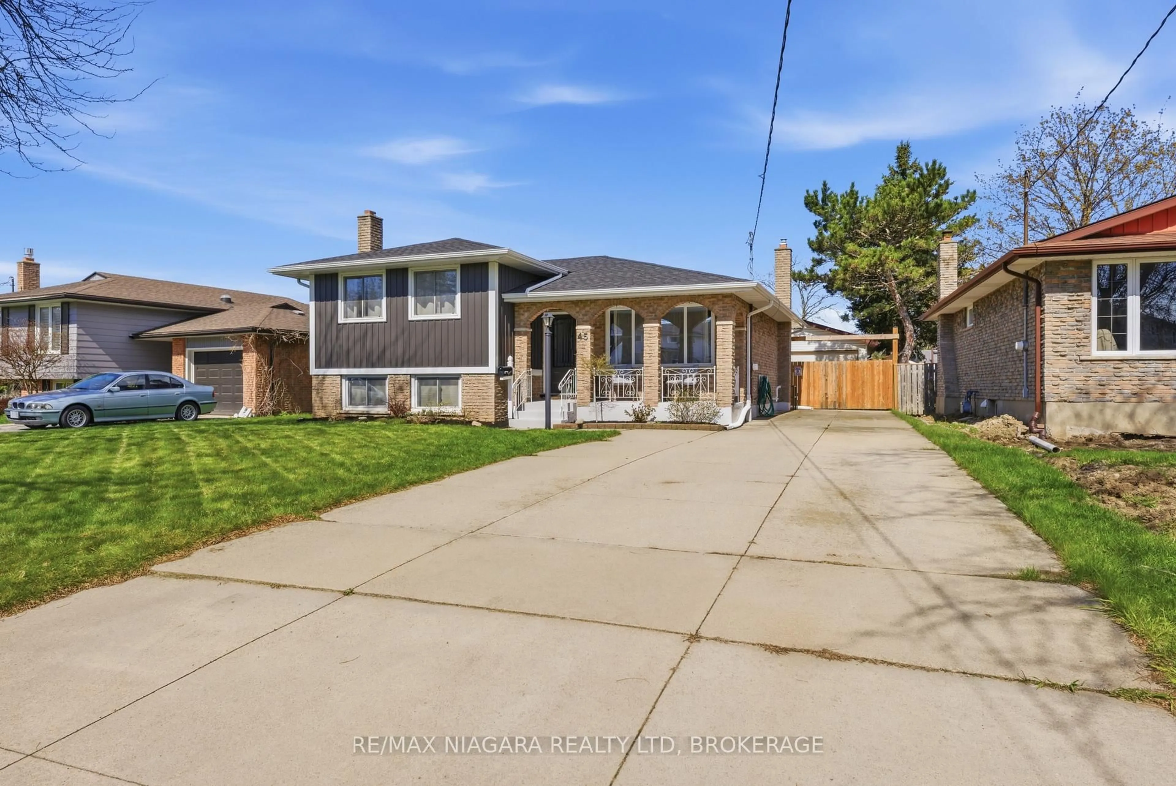 Home with brick exterior material, street for 45 Meredith Dr, St. Catharines Ontario L2M 6R5