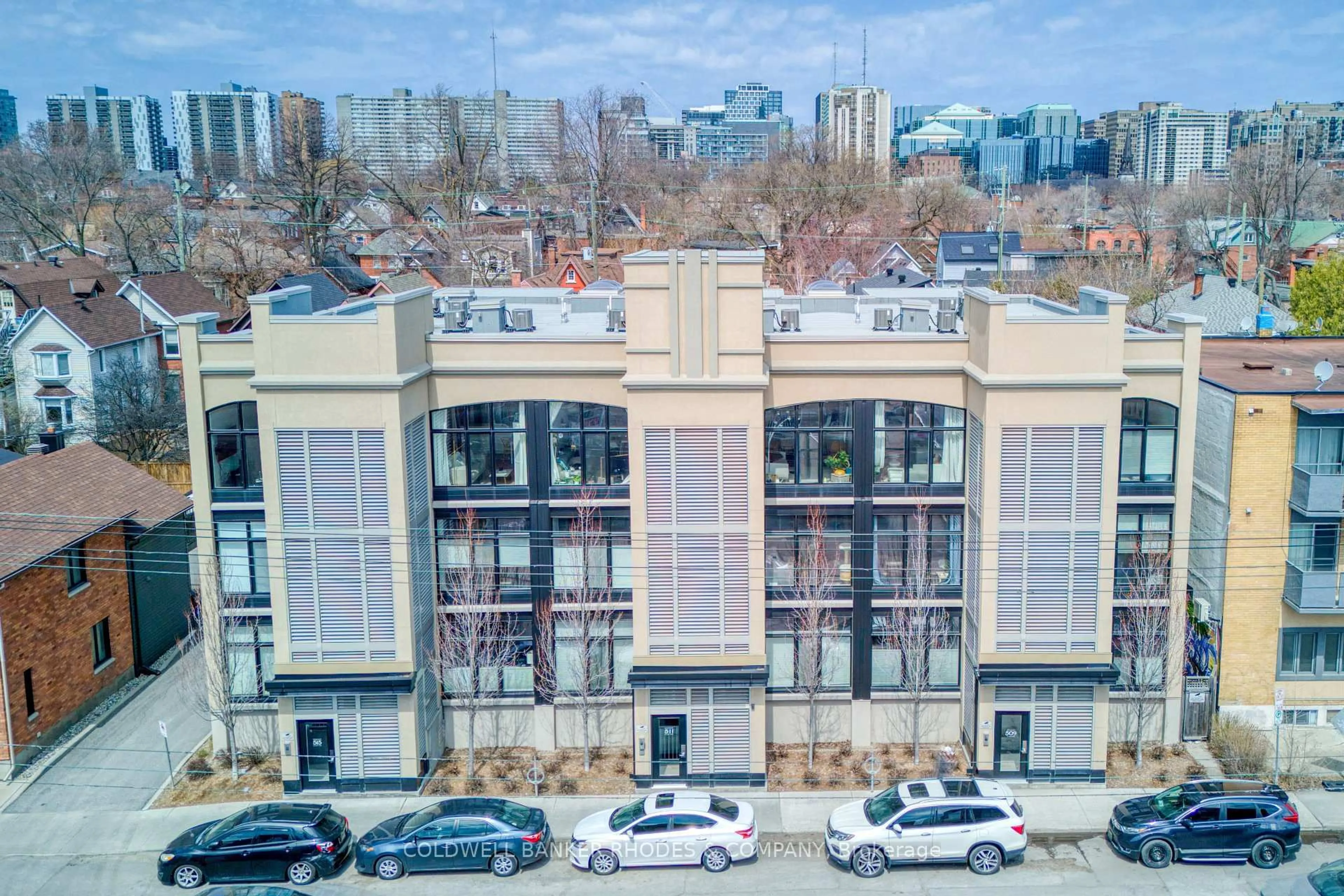A pic from outside/outdoor area/front of a property/back of a property/a pic from drone, city buildings view from balcony for 515 Gladstone Ave #5, Ottawa Ontario K1R 5N9