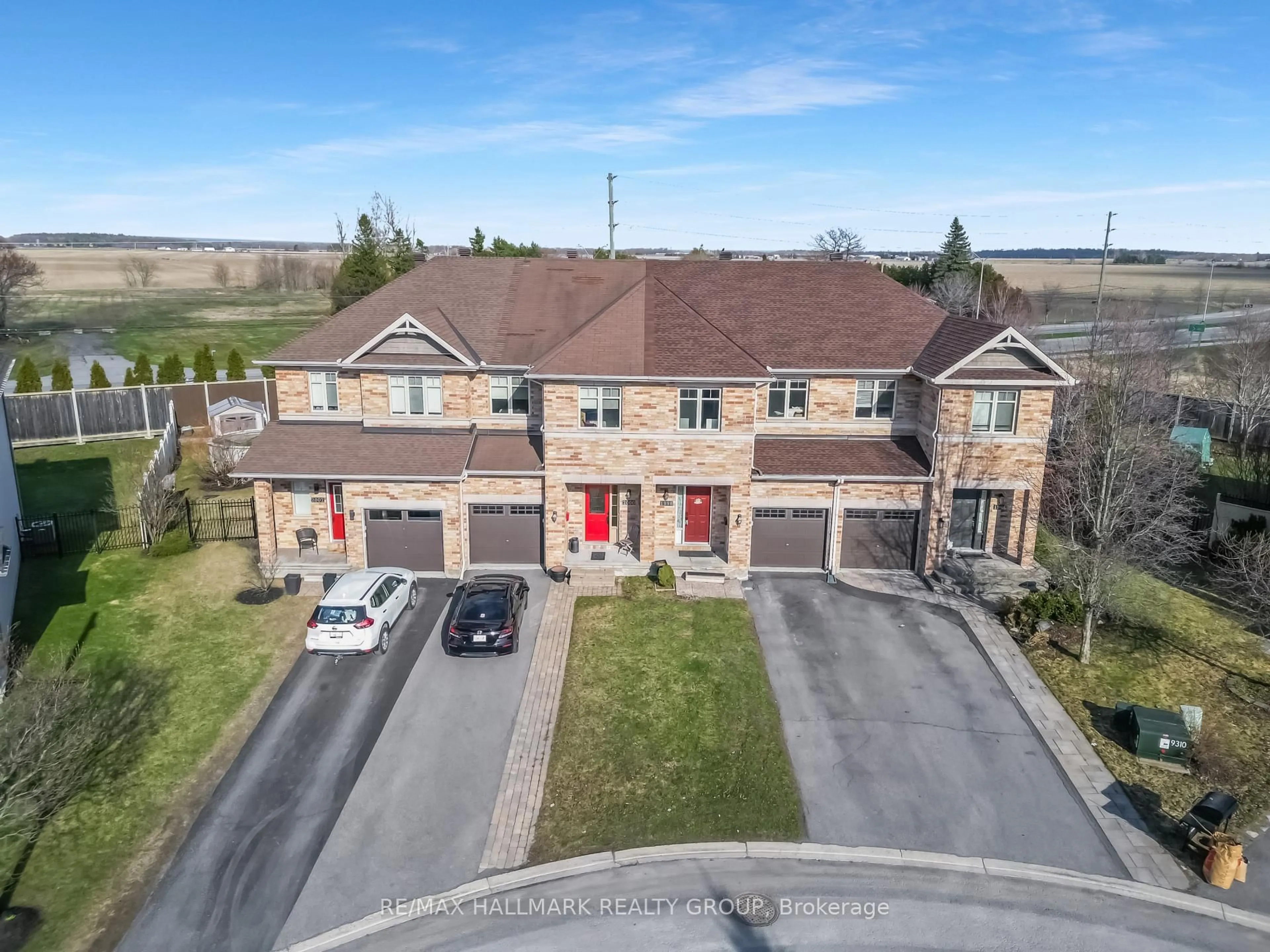 A pic from outside/outdoor area/front of a property/back of a property/a pic from drone, unknown for 1998 Pennyroyal Cres, Orleans Ontario K4A 0S7