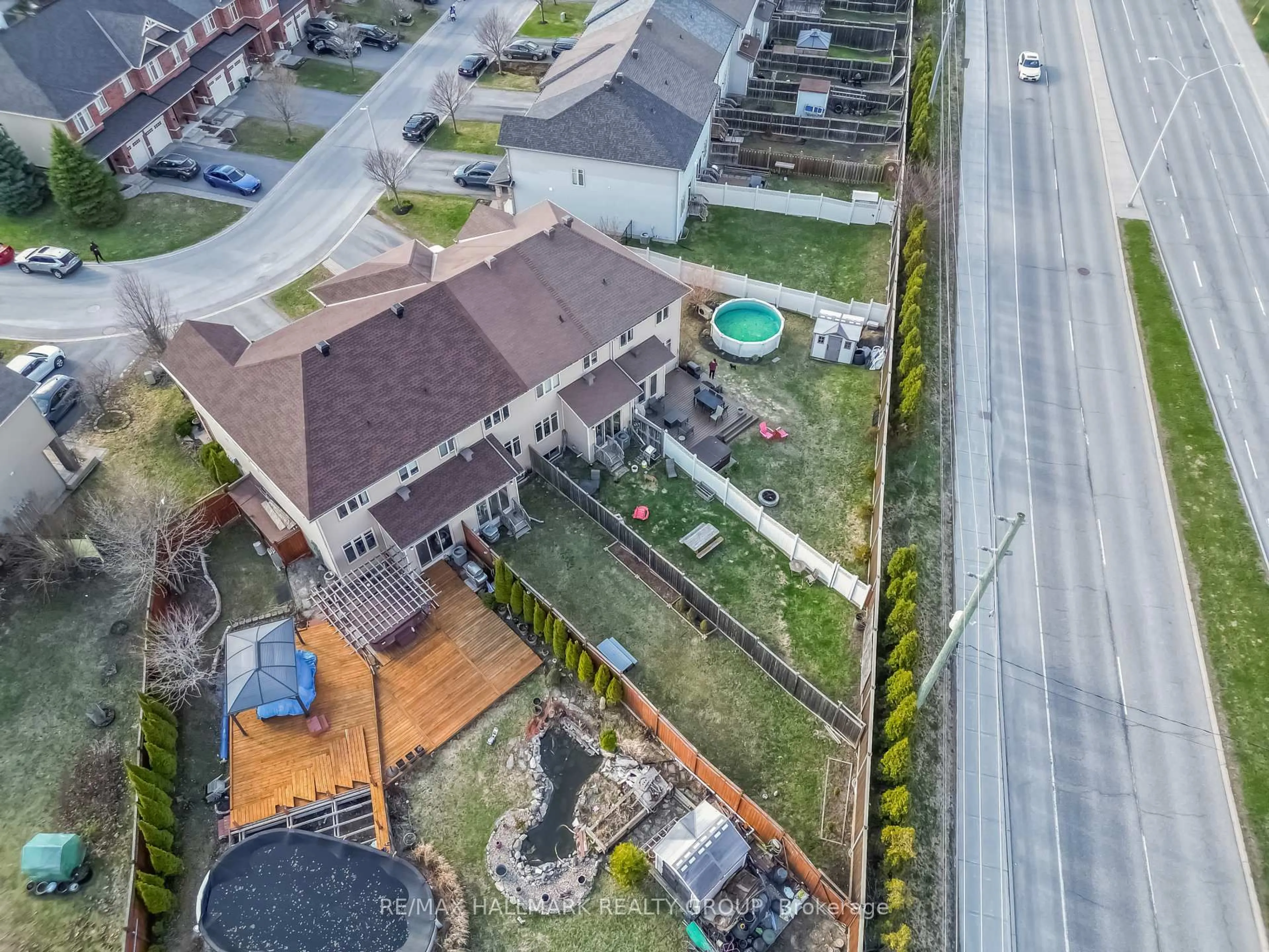 A pic from outside/outdoor area/front of a property/back of a property/a pic from drone, street for 1998 Pennyroyal Cres, Orleans Ontario K4A 0S7