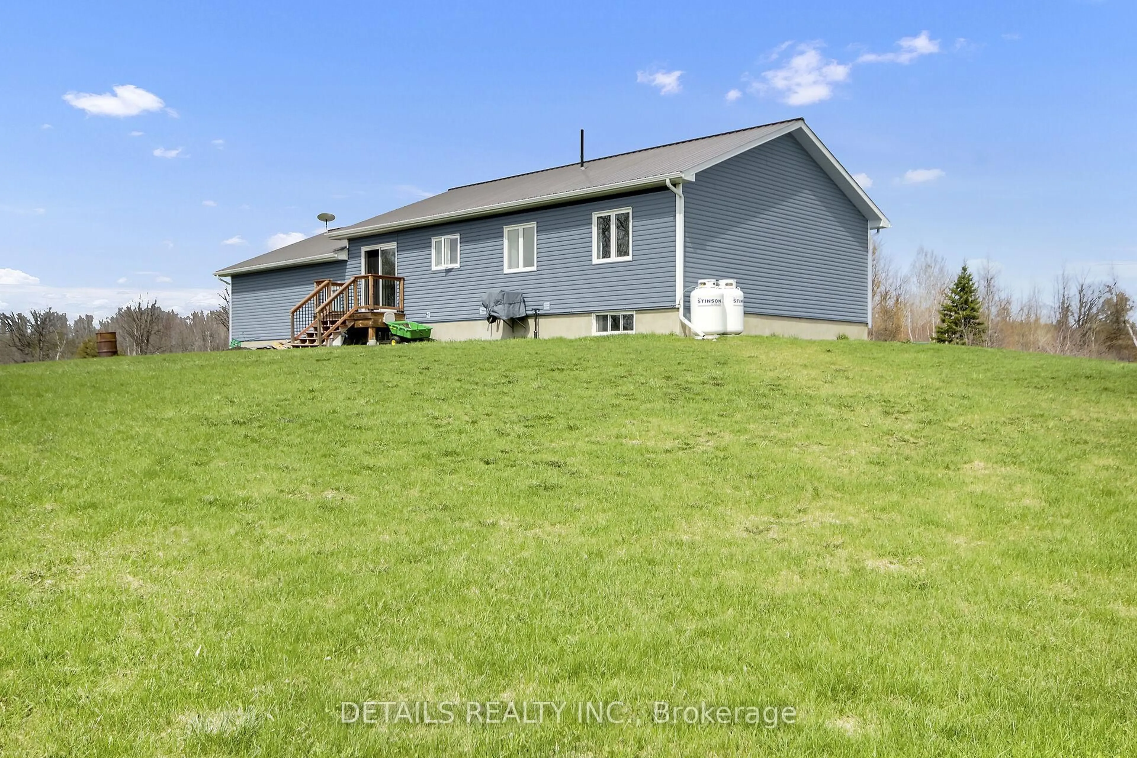A pic from outside/outdoor area/front of a property/back of a property/a pic from drone, unknown for 1408 Merkley Rd, North Dundas Ontario K0C 2K0