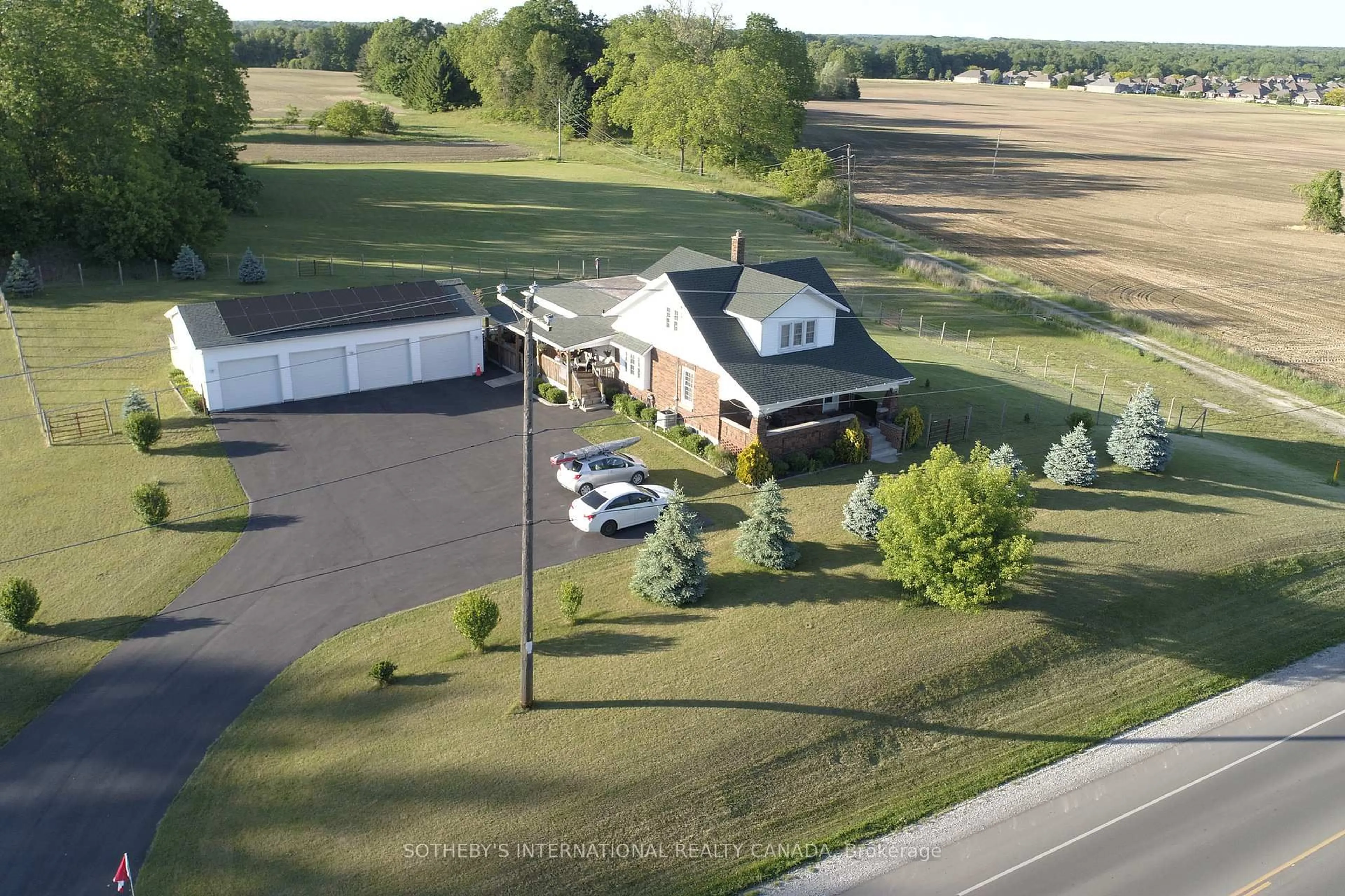 A pic from outside/outdoor area/front of a property/back of a property/a pic from drone, building for 589 Highway 6, Norfolk Ontario N0A 1N2