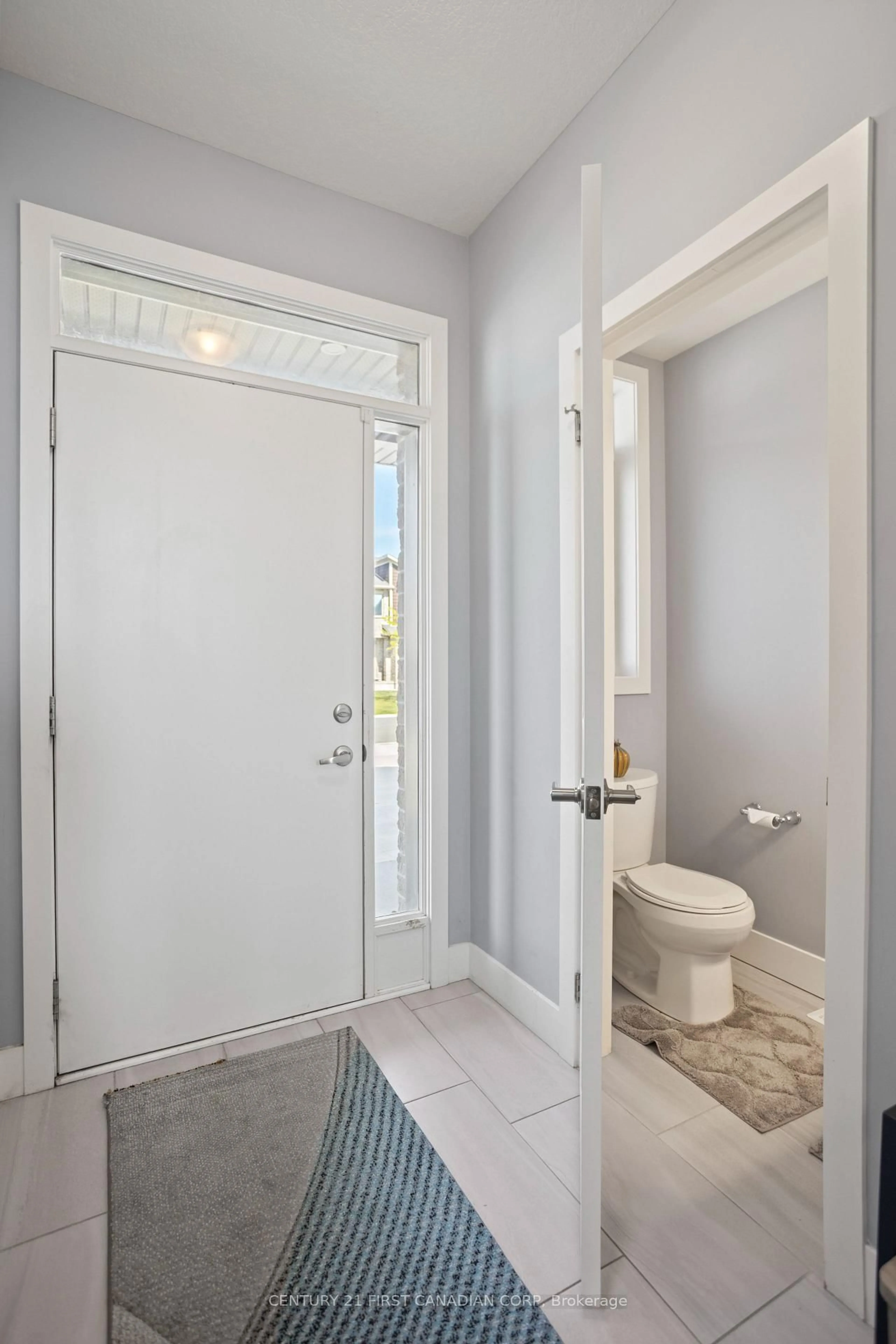 Indoor entryway for 2428 Irish Moss Rd, London South Ontario N6M 0H6