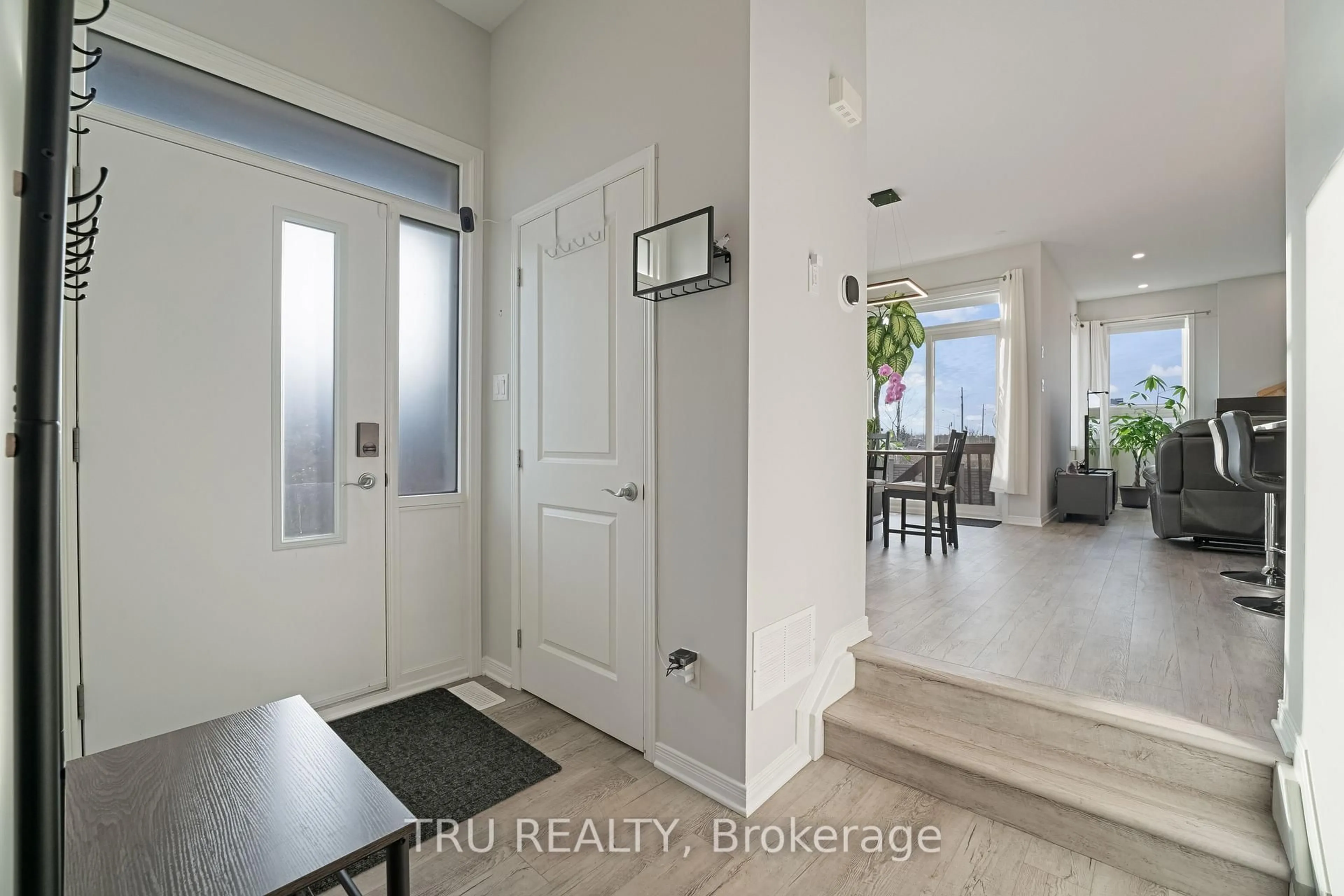 Indoor entryway for 1 Stokes Dr, Carleton Place Ontario K7C 0J6