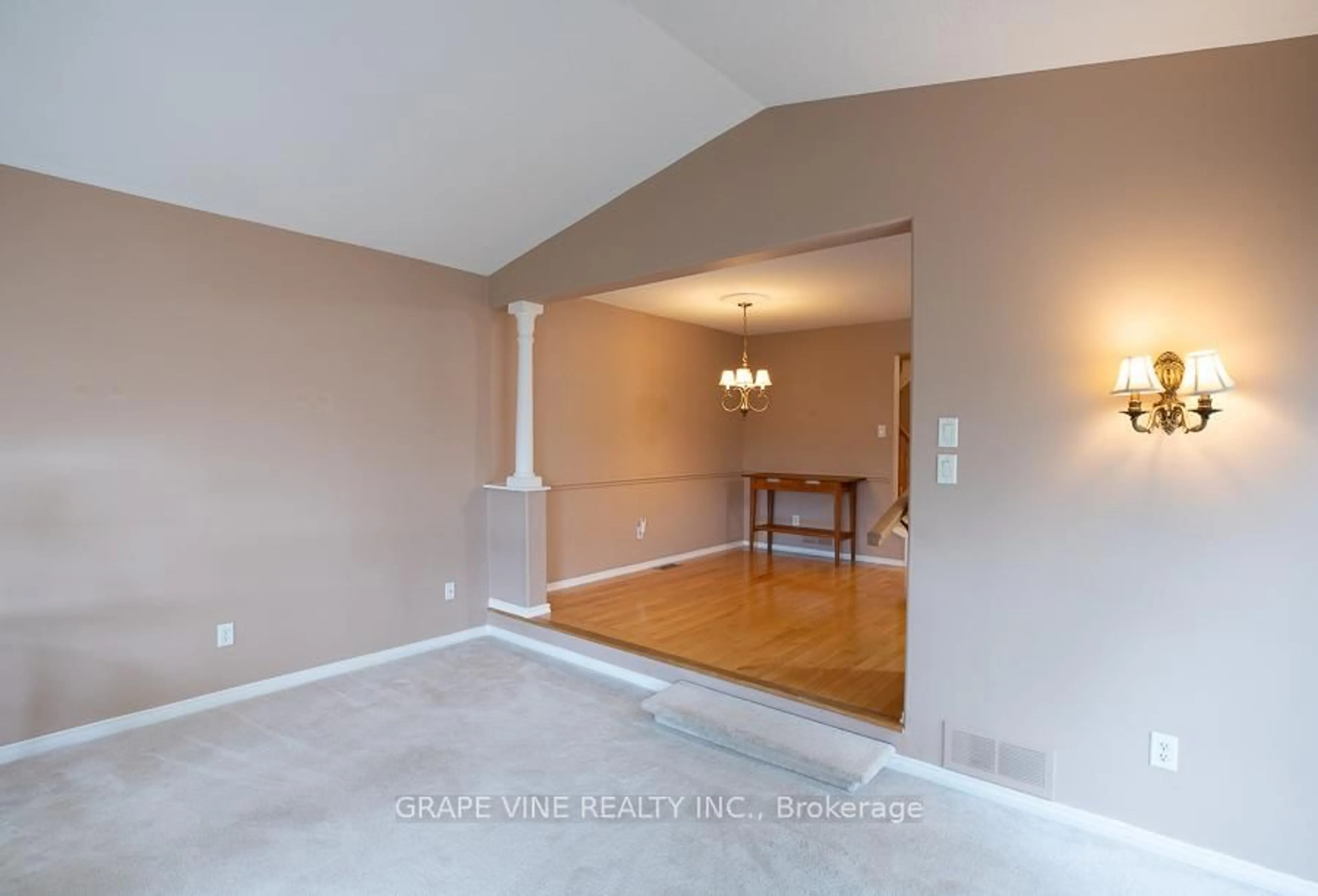 Unknown for 1 Newcastle Ave, Ottawa Ontario K2K 2R2