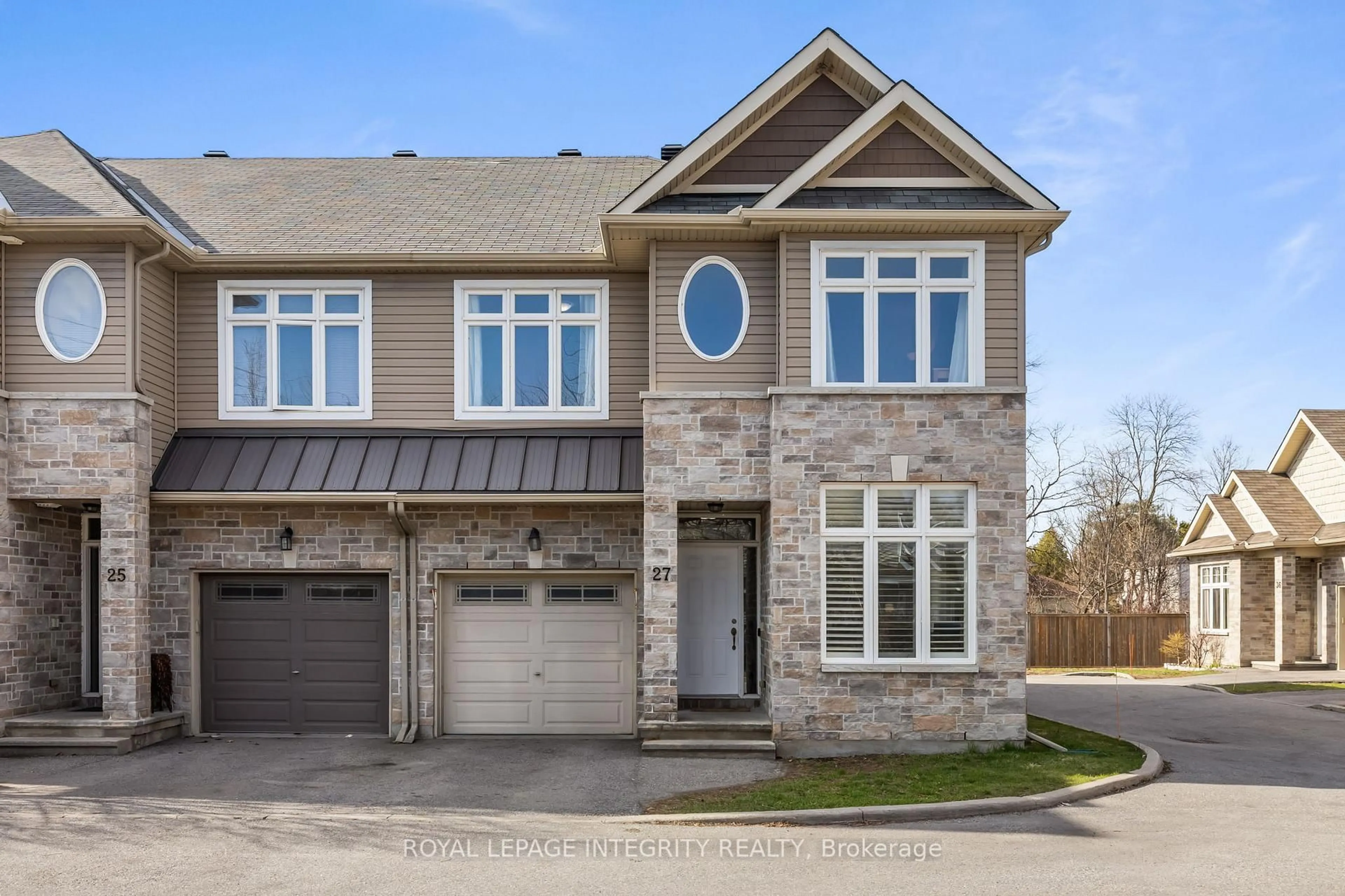 Home with brick exterior material, street for 27 Orange Blossom Private, Gloucester Ontario K1T 0M9