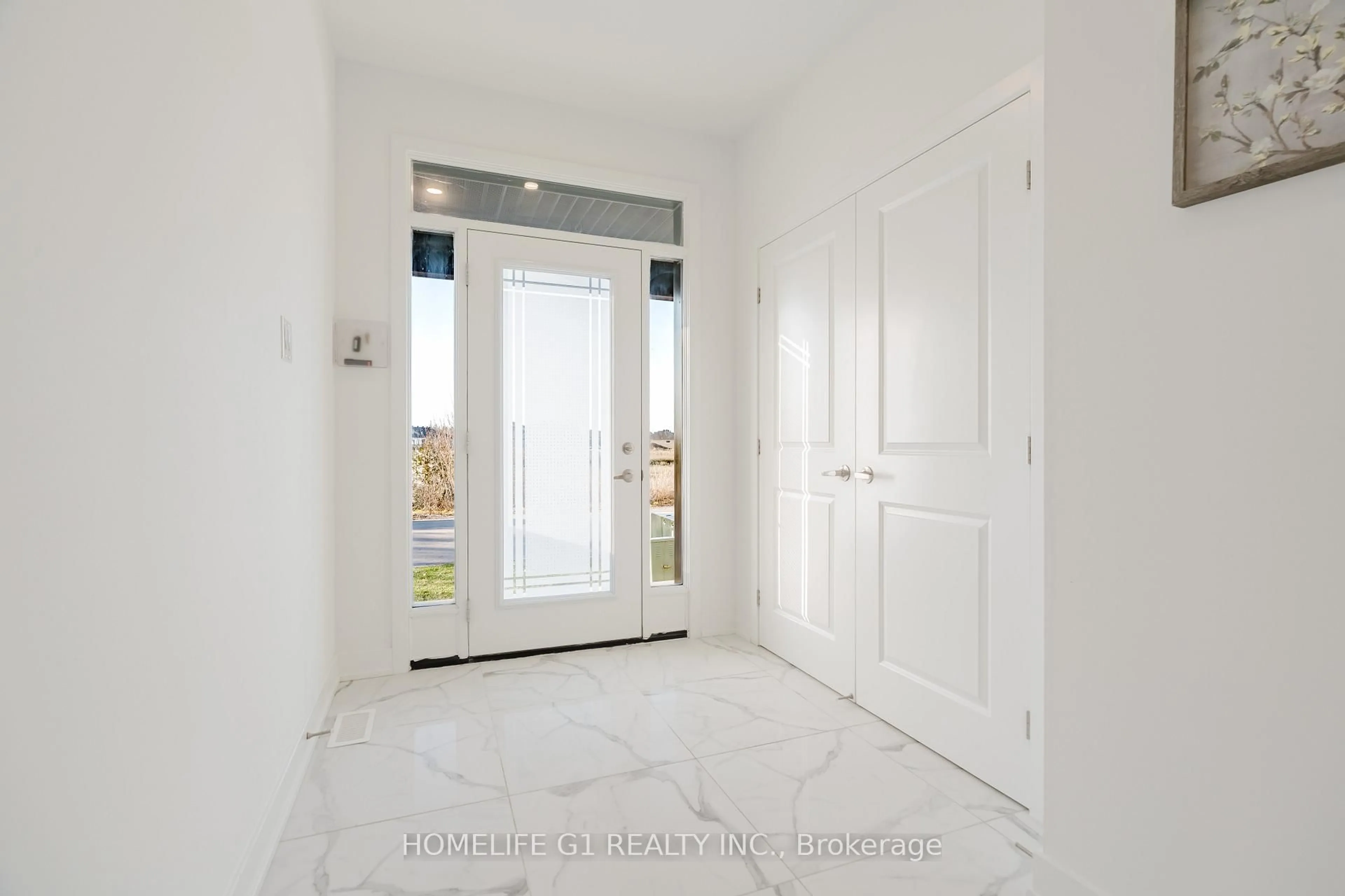 Indoor entryway for 45 Moosonee Cres, Ottawa Ontario K4M 0M1