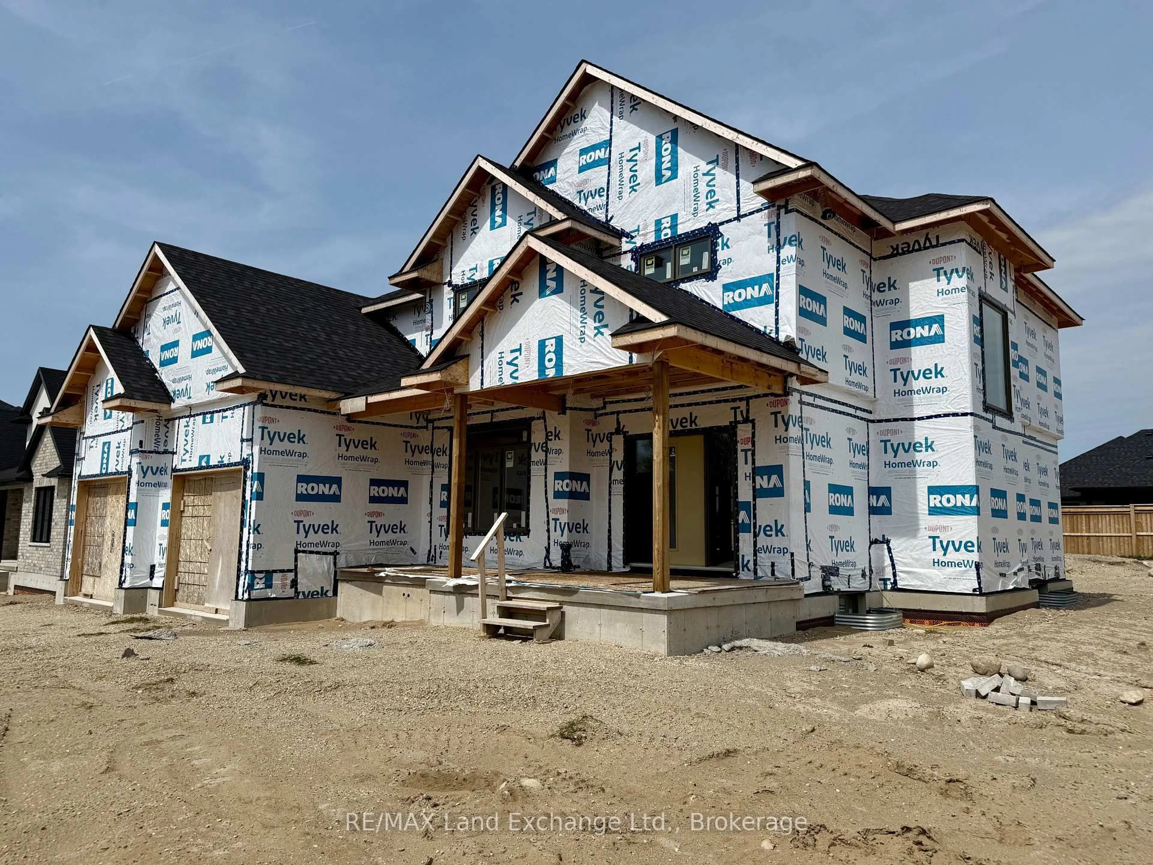 Home with vinyl exterior material, building for 966 Bogdanovic Way, Huron-Kinloss Ontario N2Z 0H4