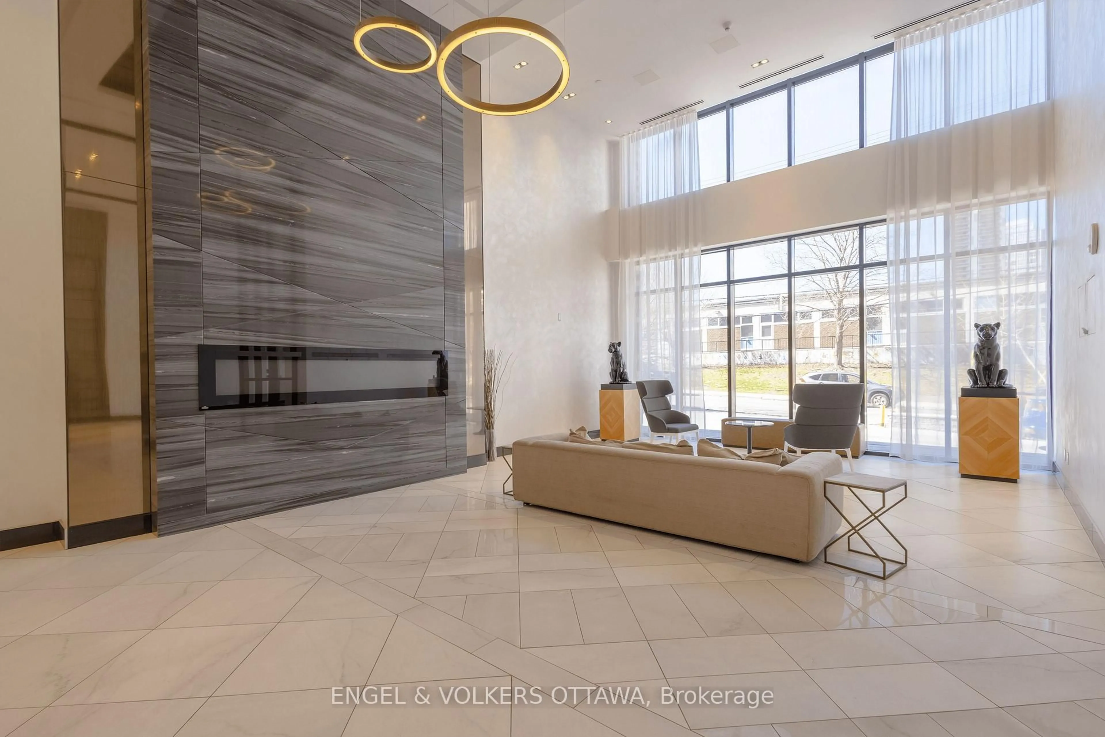 Lobby for 255 Bay St #302, Ottawa Ontario K1R 0C5