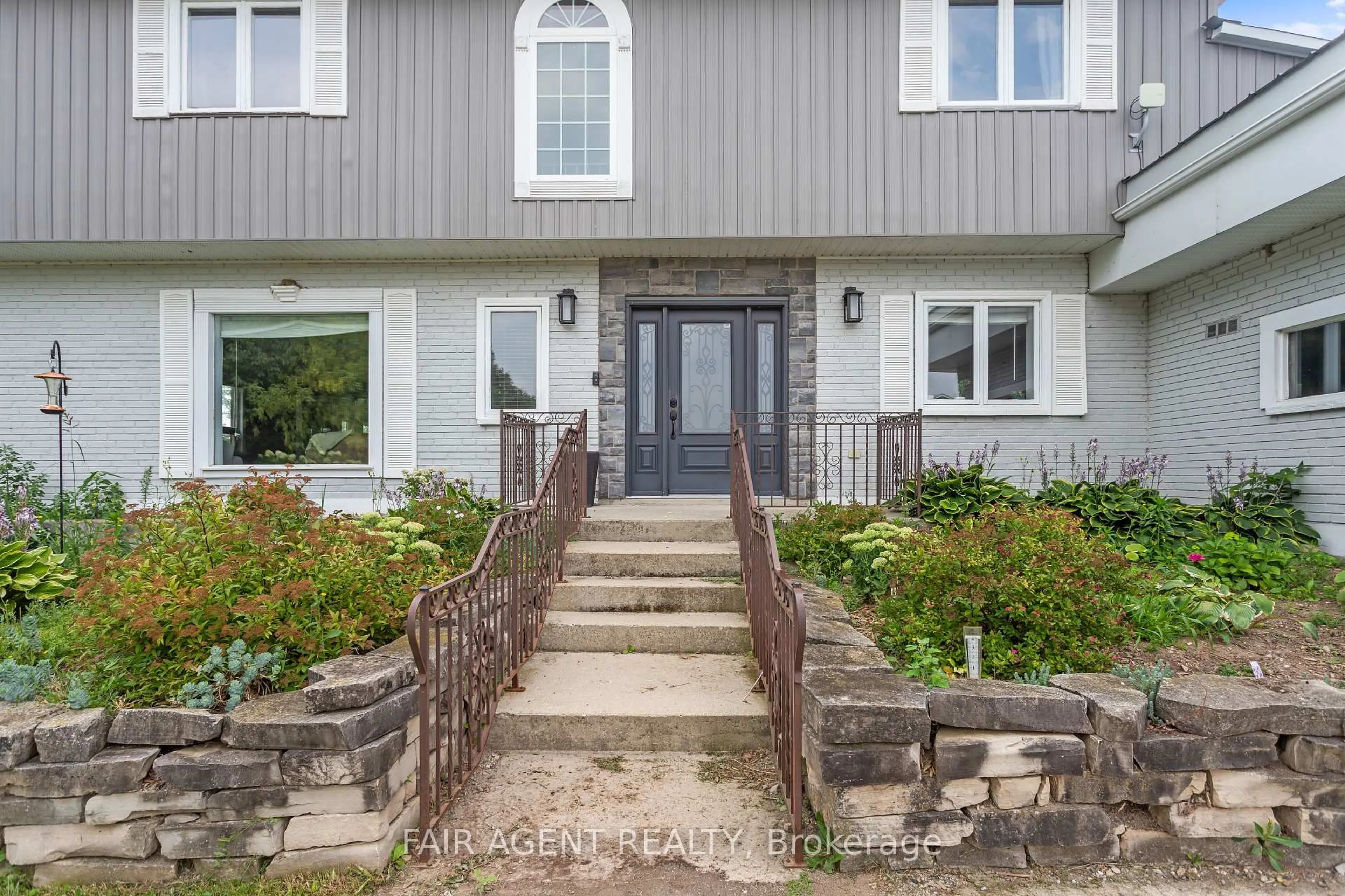 Unknown for 4484 AUSABLE Dr, North Middlesex Ontario N0M 1A0