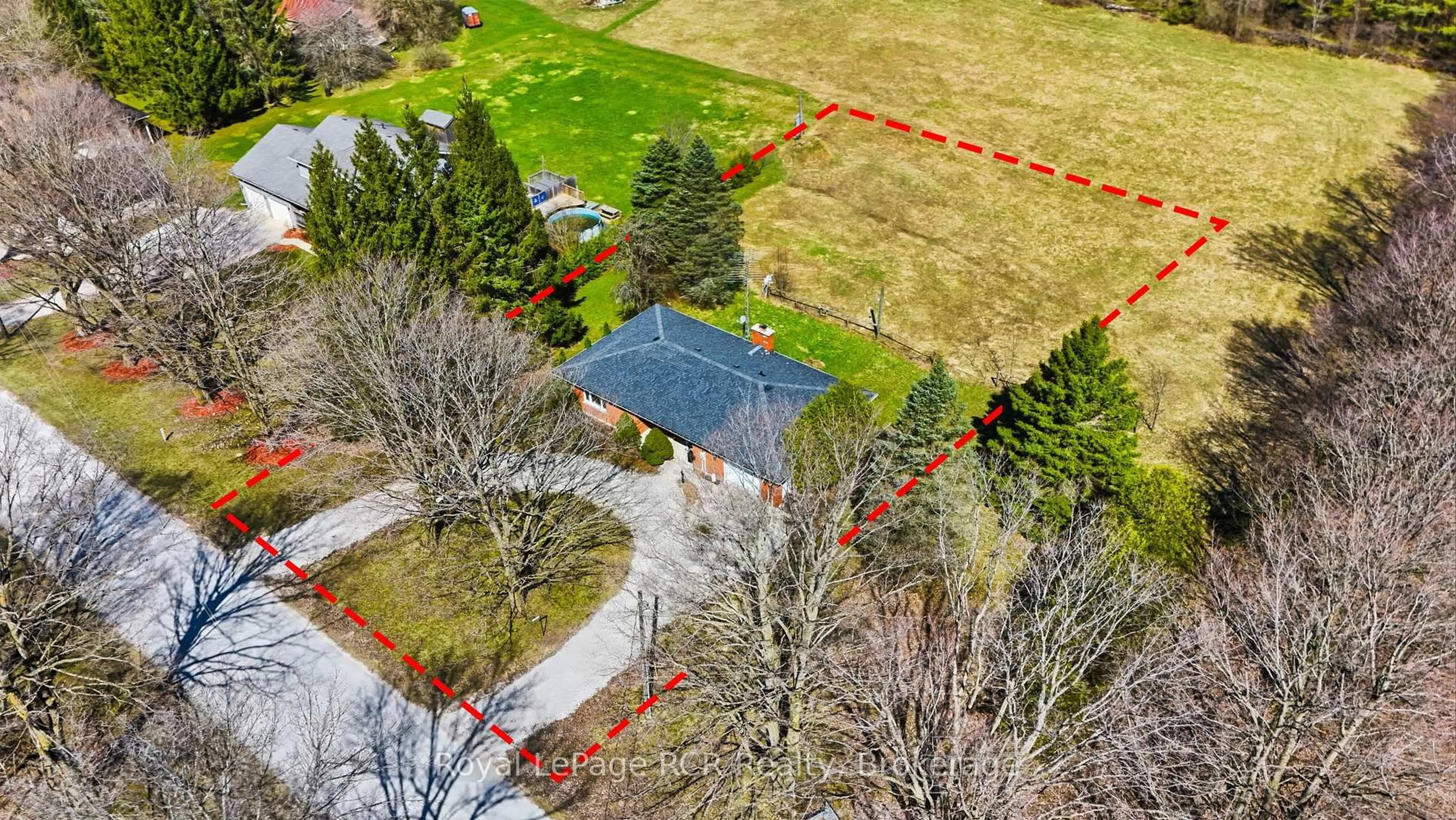 A pic from outside/outdoor area/front of a property/back of a property/a pic from drone, street for 742053 4A Sdrd, Chatsworth Ontario N0H 1K0