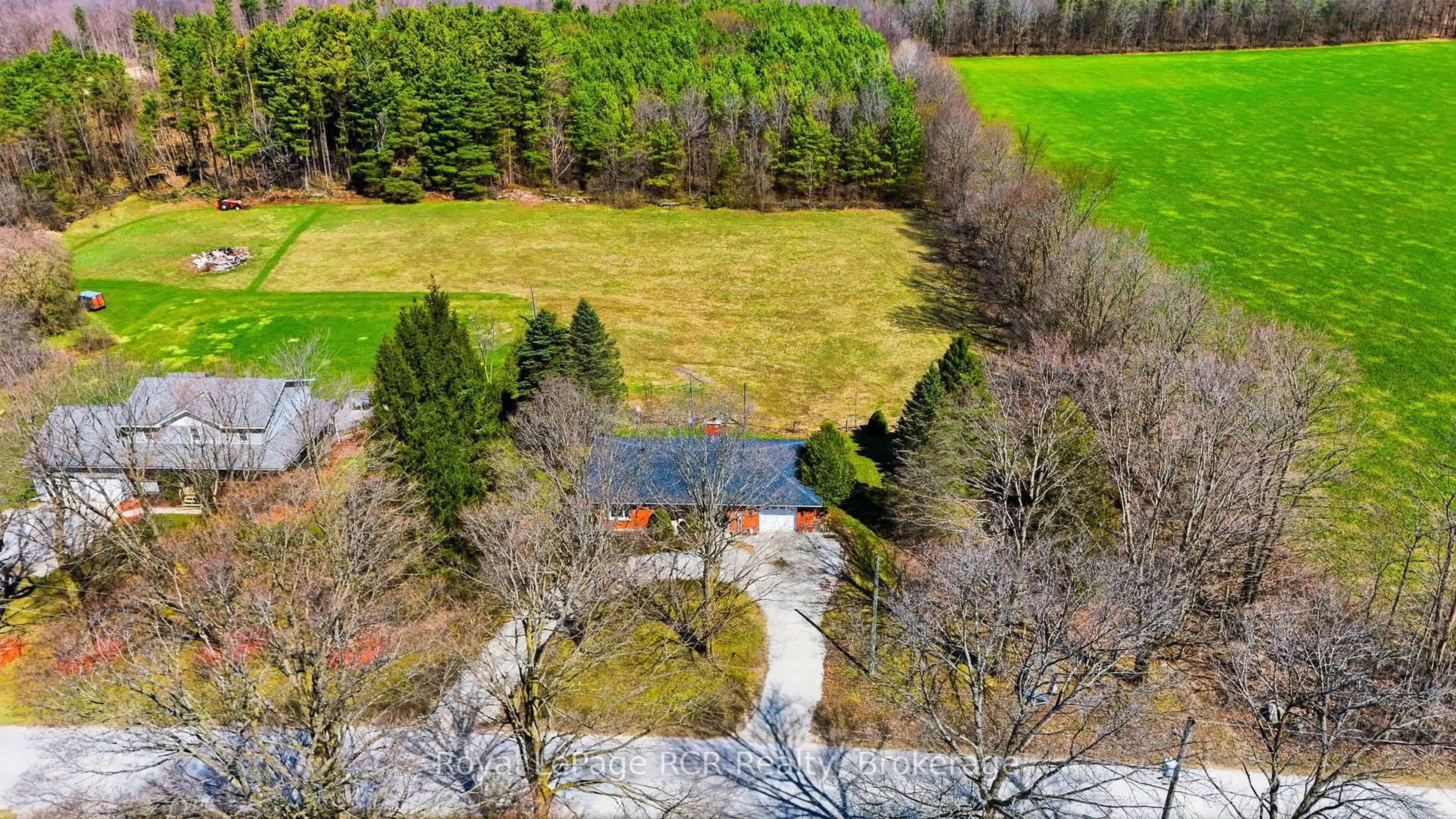 A pic from outside/outdoor area/front of a property/back of a property/a pic from drone, unknown for 742053 4A Sdrd, Chatsworth Ontario N0H 1K0