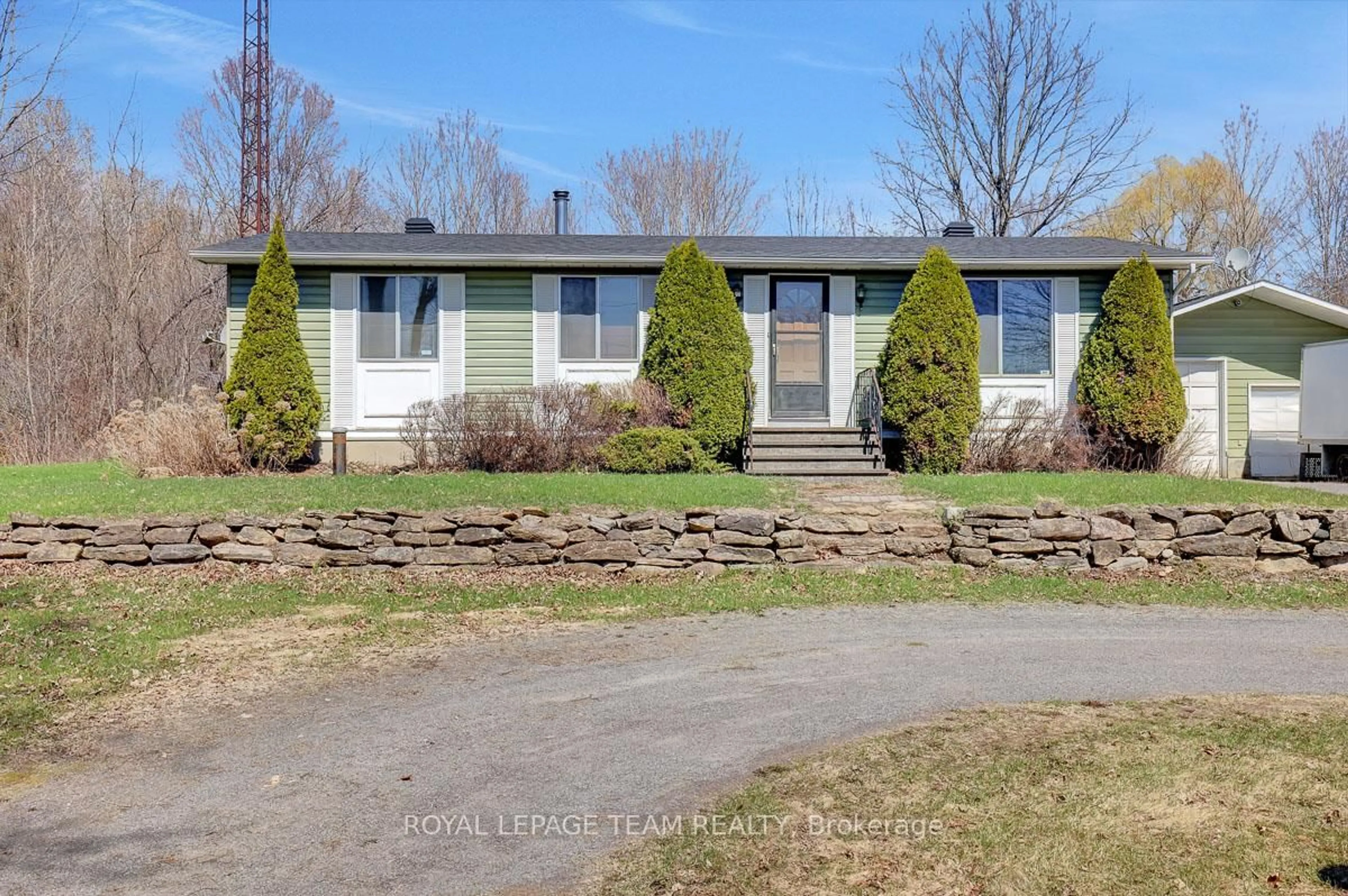A pic from outside/outdoor area/front of a property/back of a property/a pic from drone, street for 5523 Mitch Owens Rd, Ottawa Ontario K1X 1C2