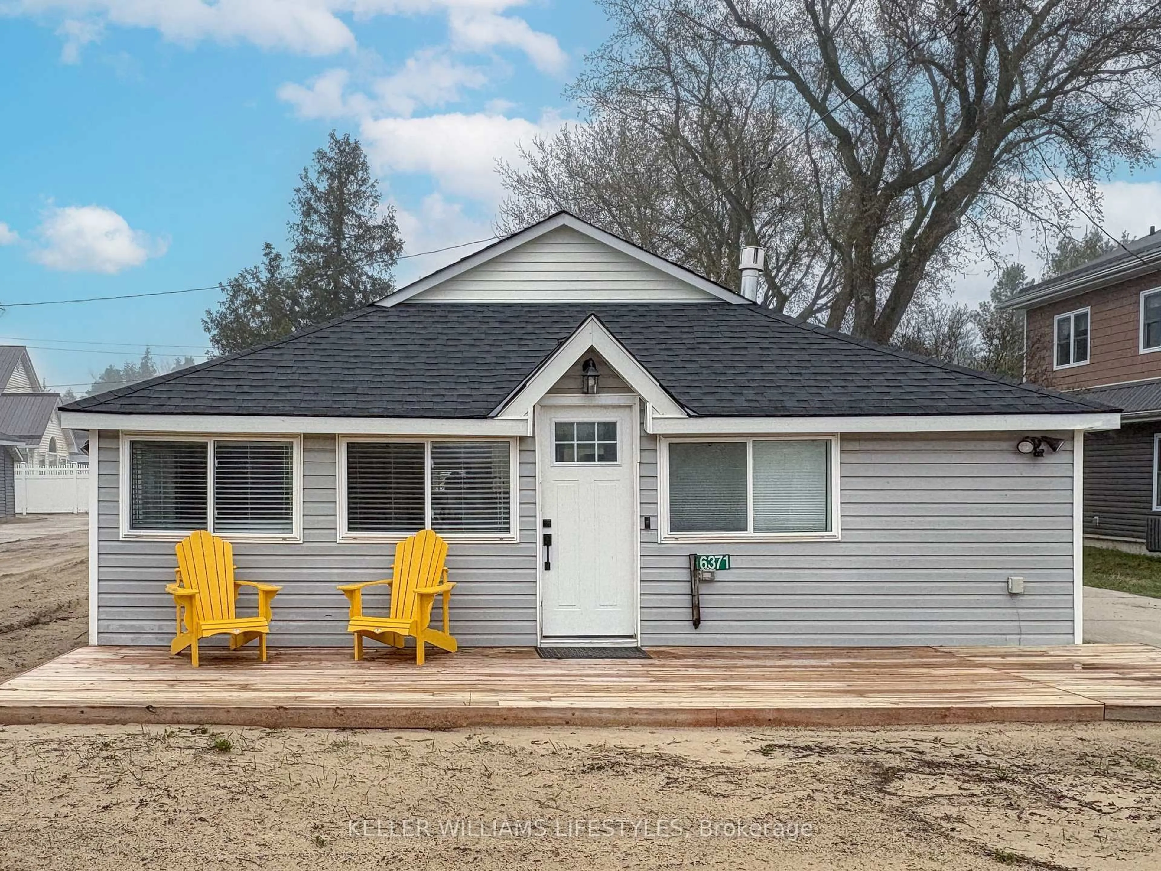 Home with vinyl exterior material, street for 6371 Cottage Way Lane, Lambton Shores Ontario N0N 1J1